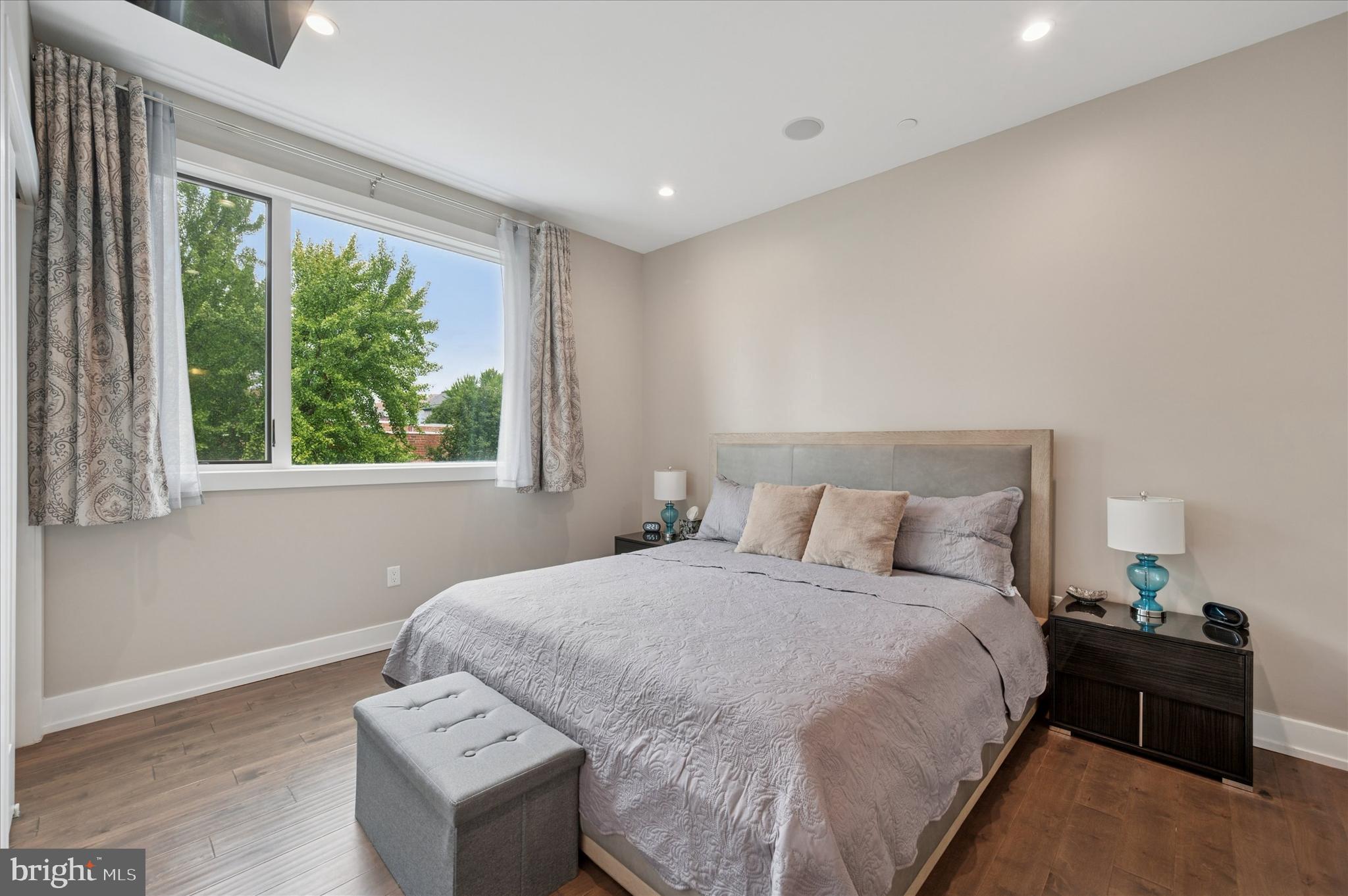 WASHINGTON SQ WEST - Residential