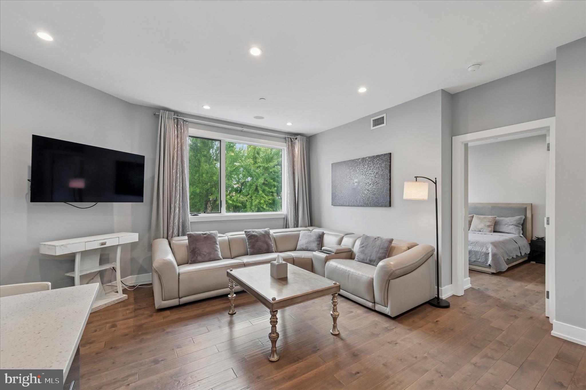 WASHINGTON SQ WEST - Residential