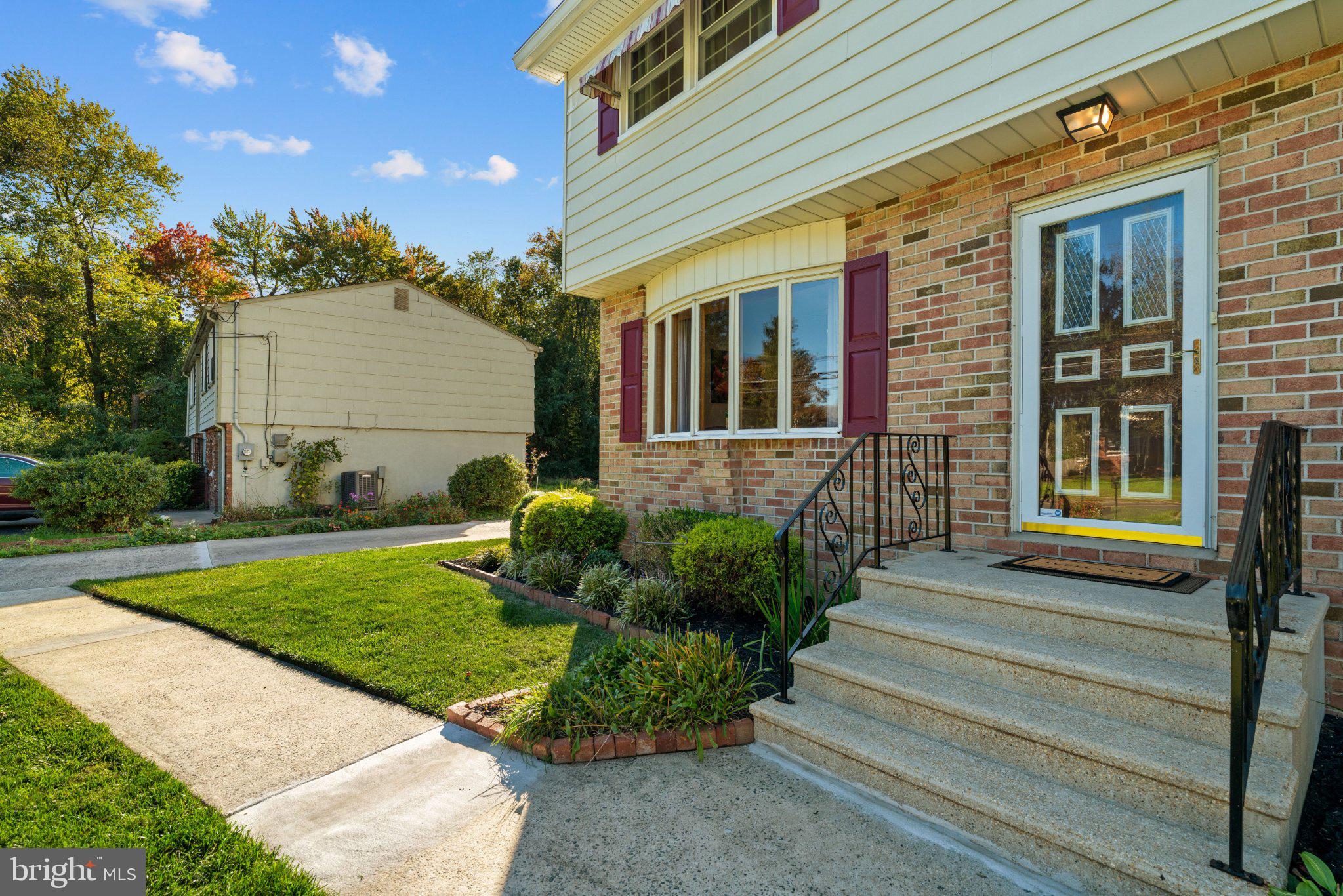 1265 LOWER FERRY ROAD