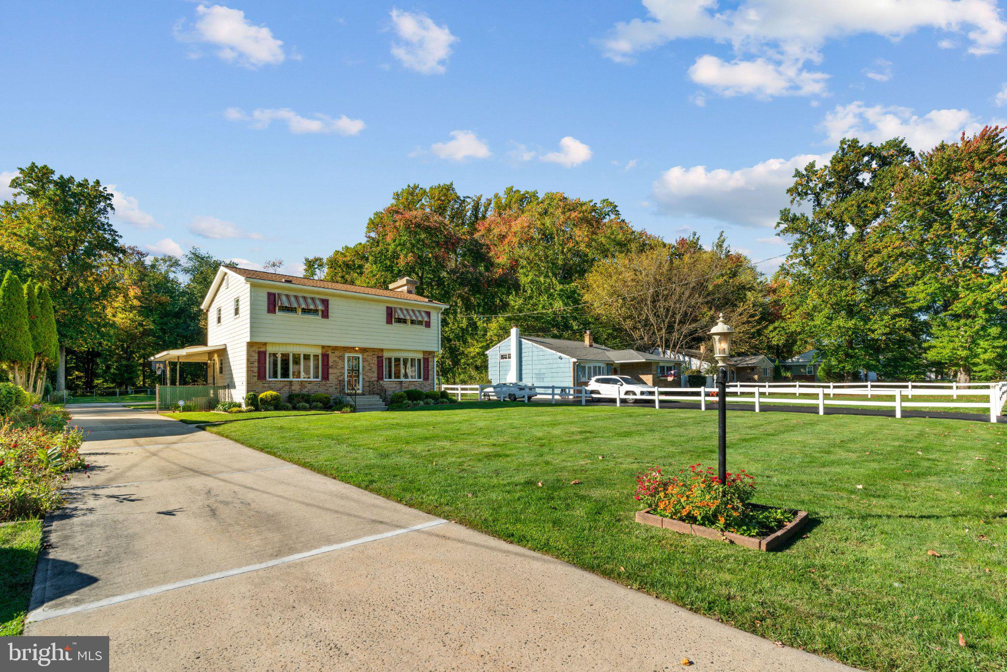 1265 LOWER FERRY ROAD