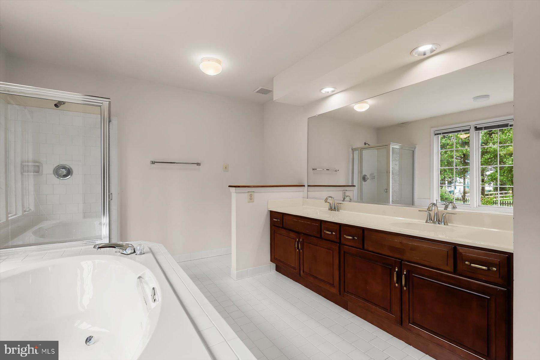 BURLEIGH MANOR - Residential