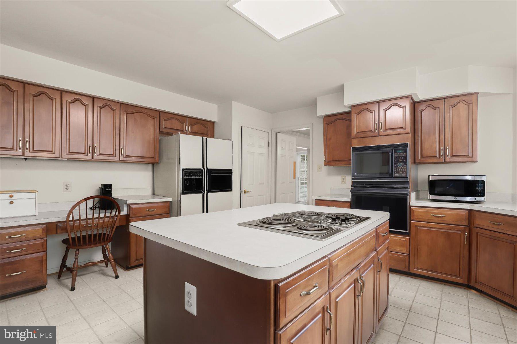 BURLEIGH MANOR - Residential