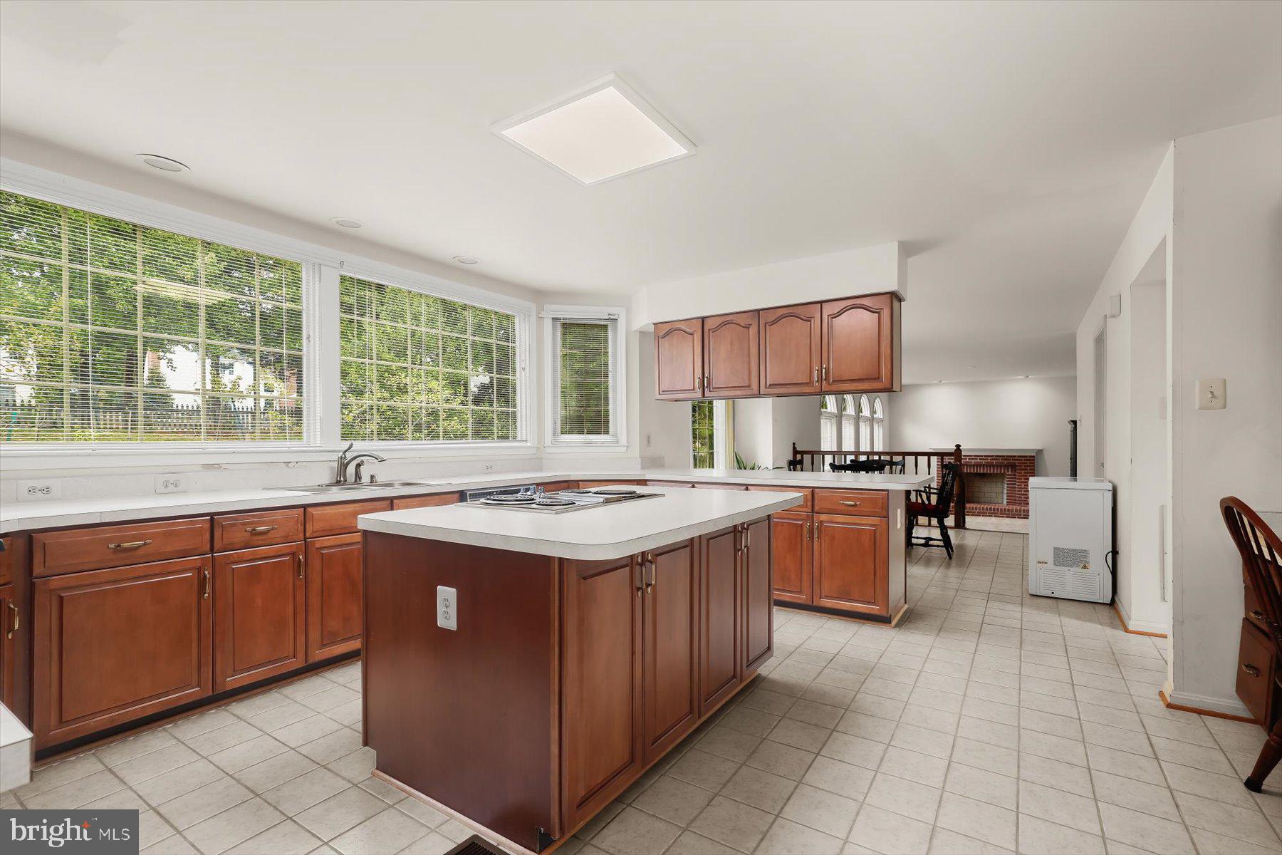 BURLEIGH MANOR - Residential