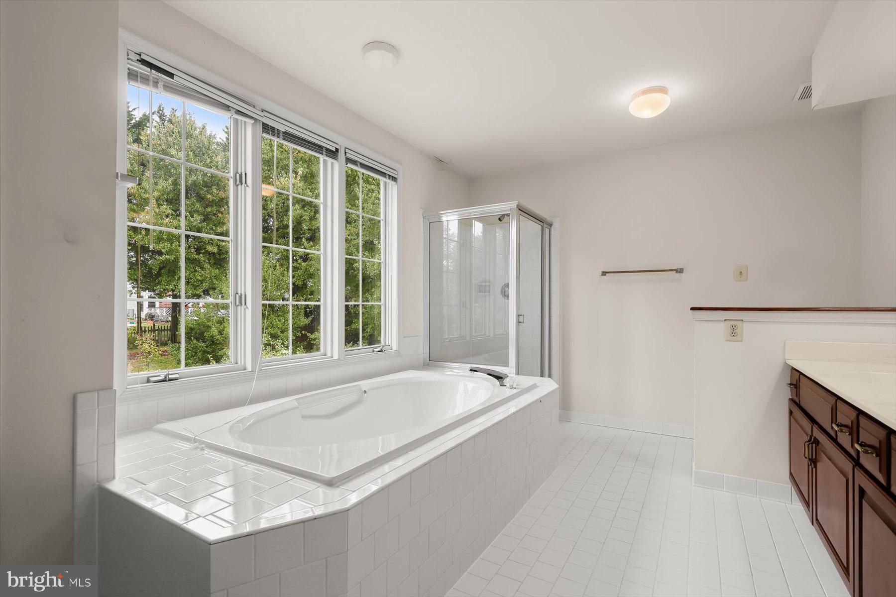 BURLEIGH MANOR - Residential