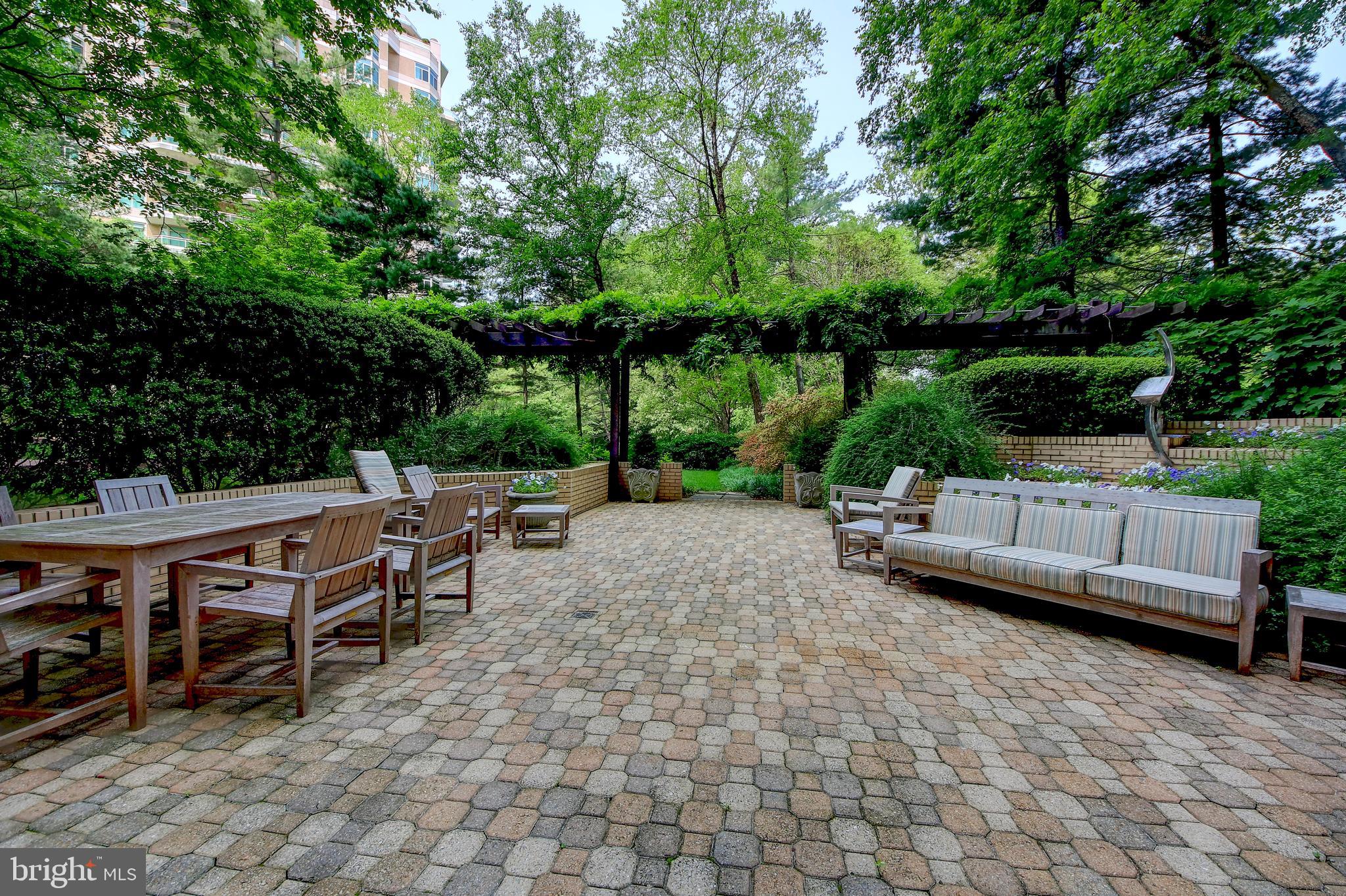 SOMERSET HOUSE - Residential