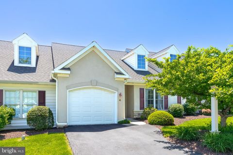 4 CAMDEN COURT LANCASTER PA 17602