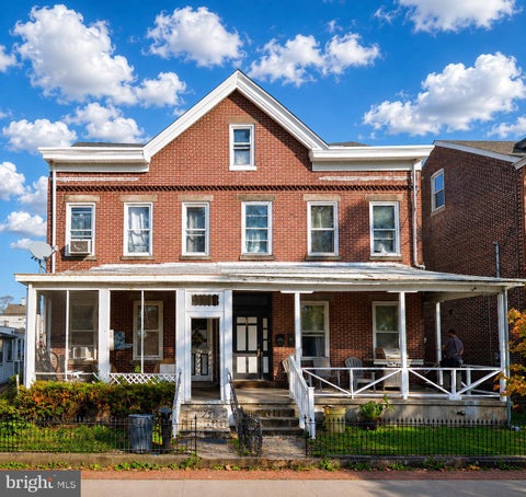 Townhouse For Rent - 944 Lamberton St, 2nd Fl Trenton, Nj 08611 St<br/> TRENTON, NJ 08611