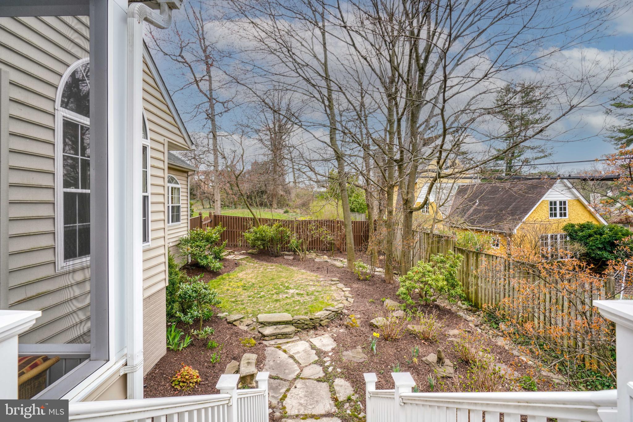 FOXWAY TERR - Residential