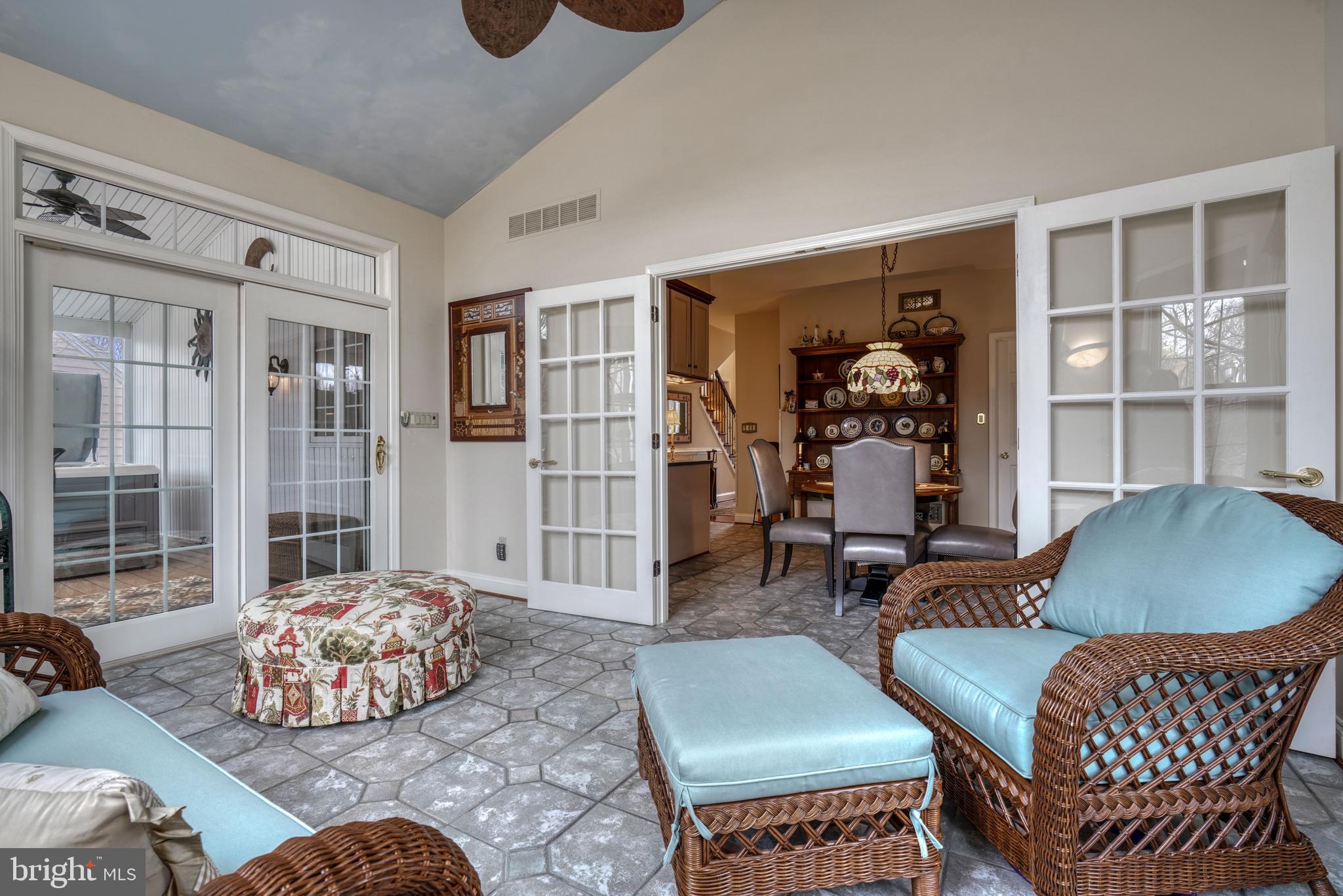 FOXWAY TERR - Residential