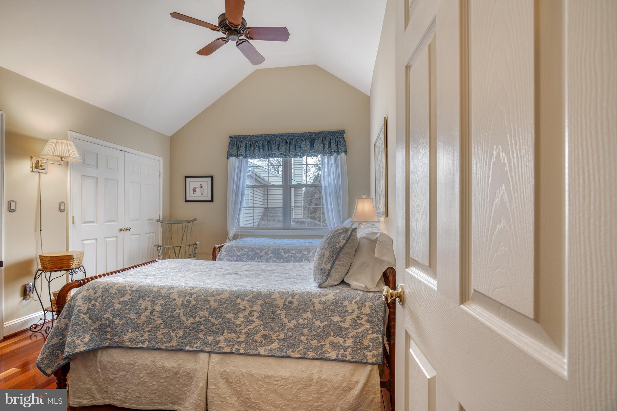 FOXWAY TERR - Residential