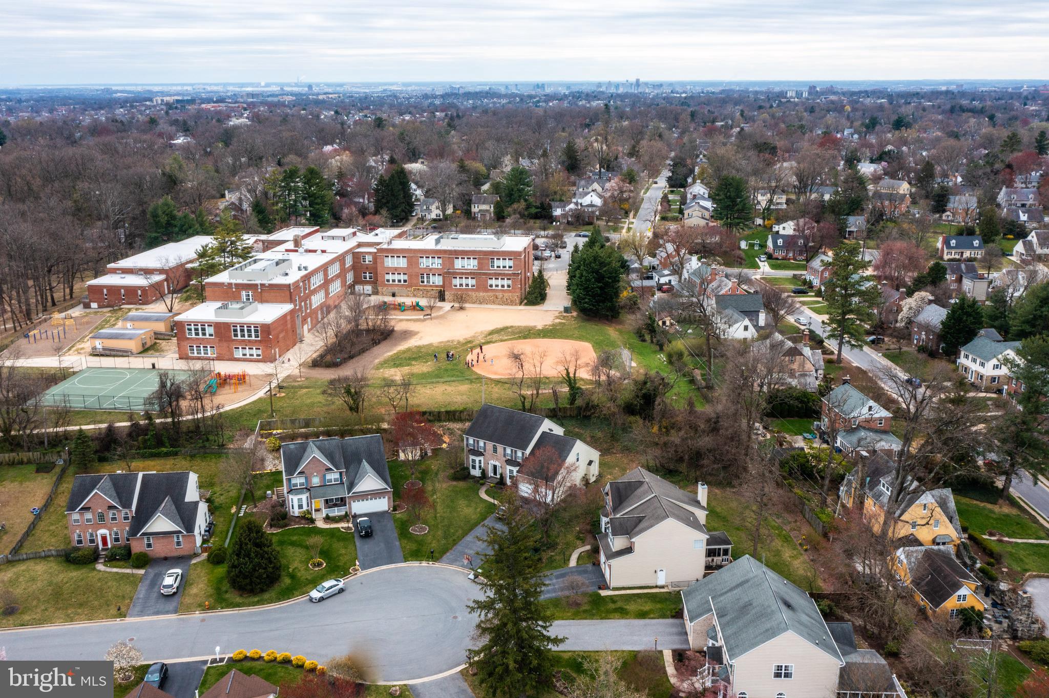 FOXWAY TERR - Residential