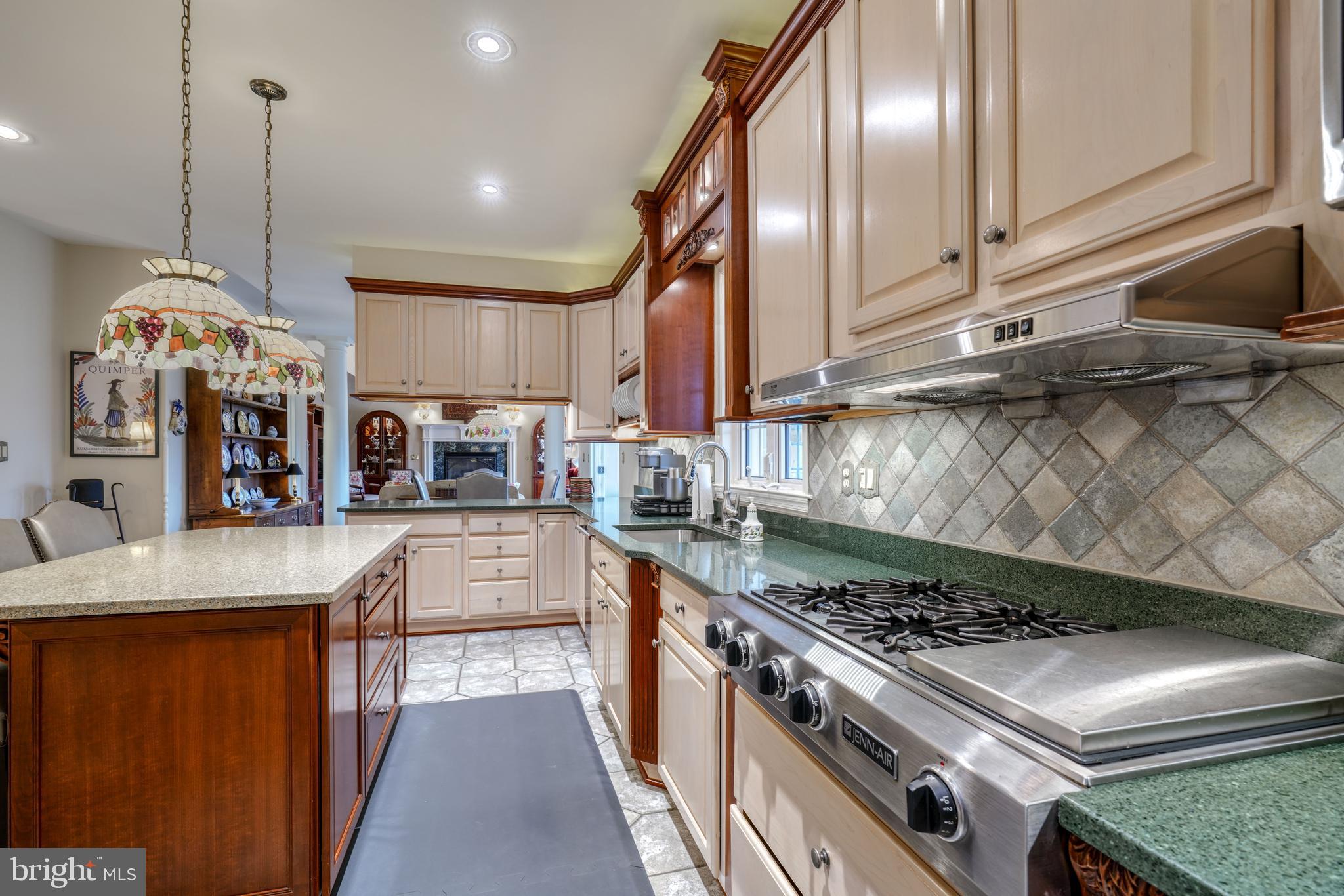 FOXWAY TERR - Residential