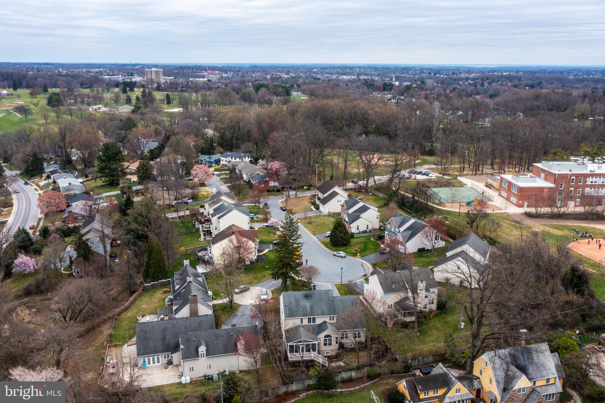 FOXWAY TERR - Residential