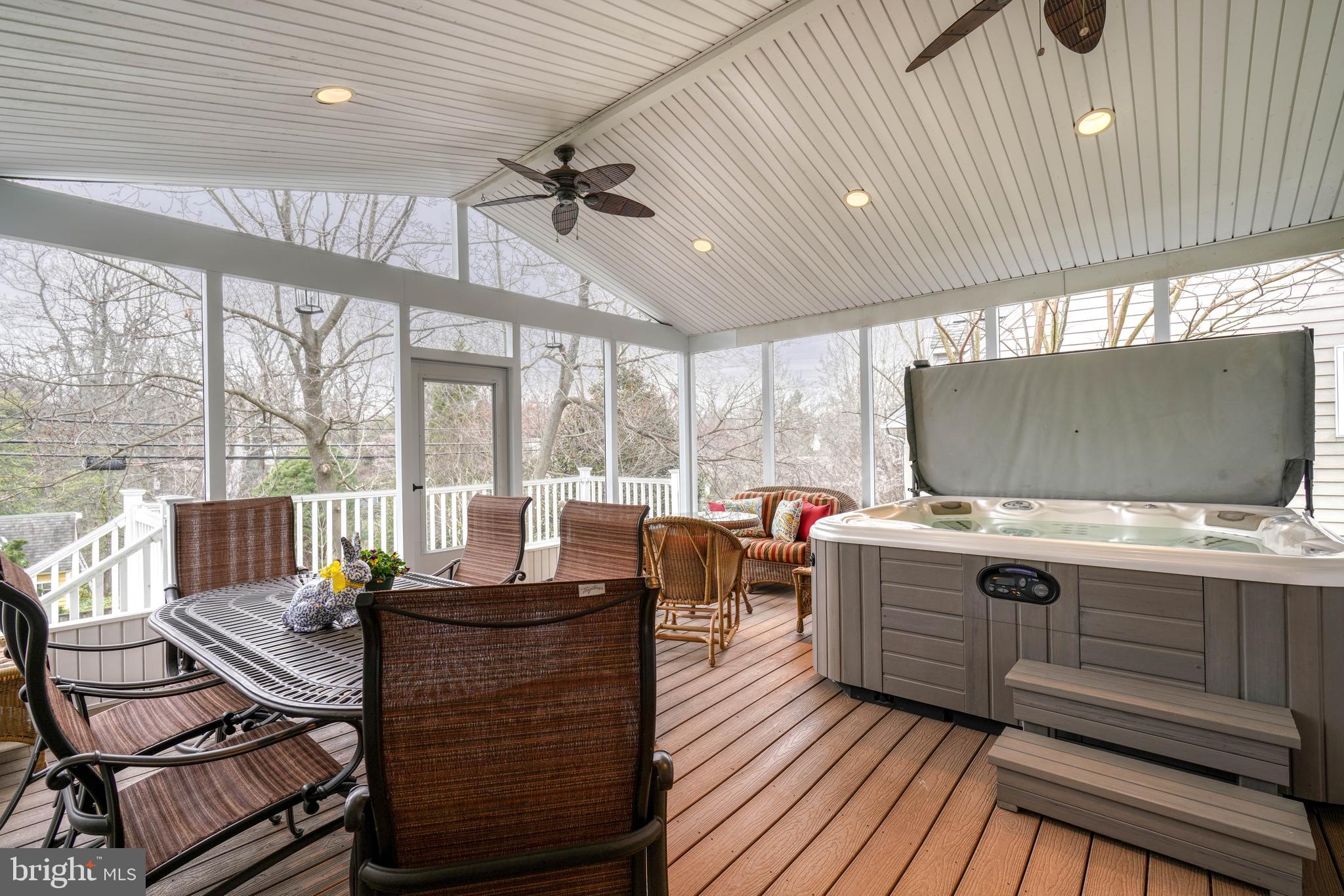 FOXWAY TERR - Residential