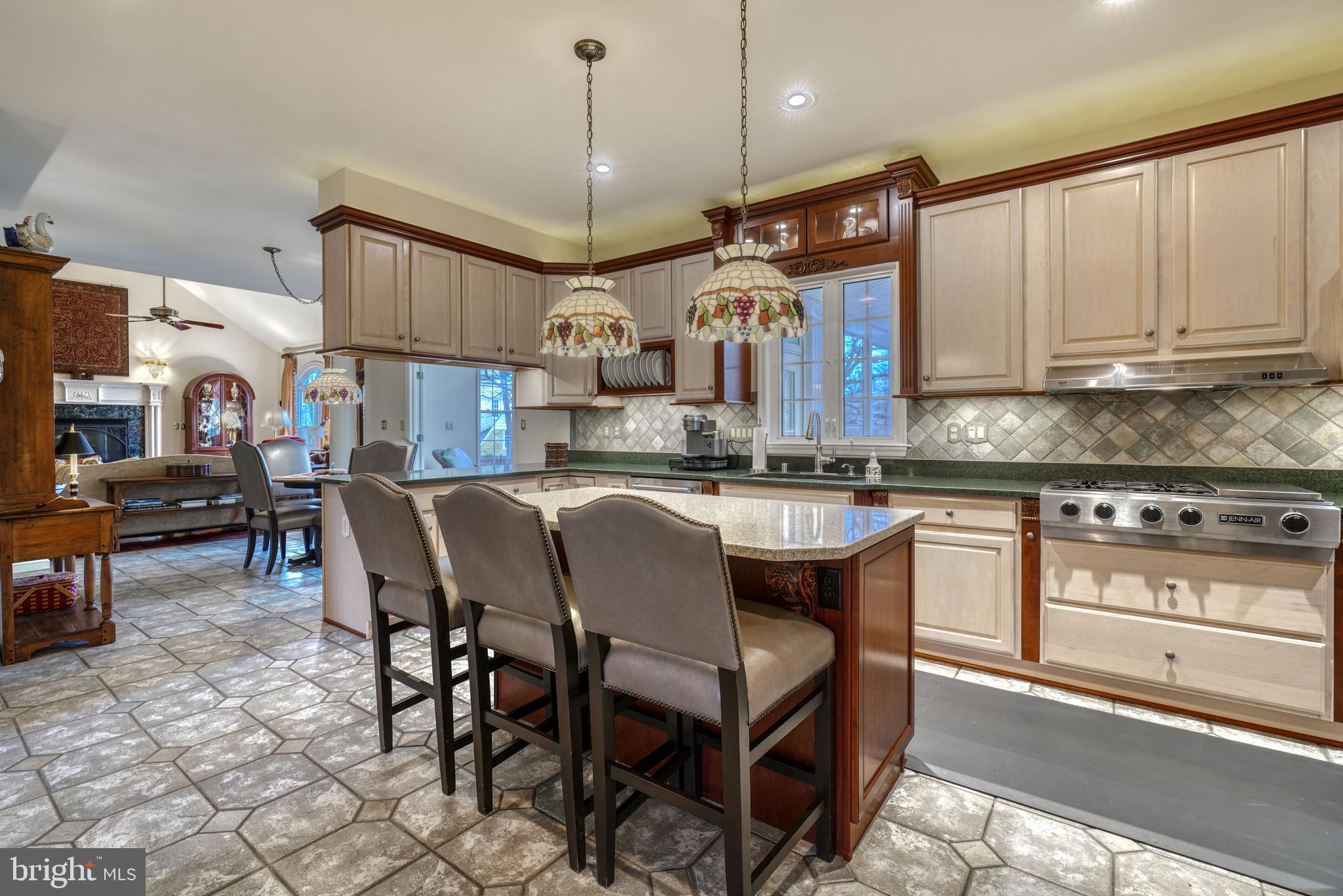 FOXWAY TERR - Residential