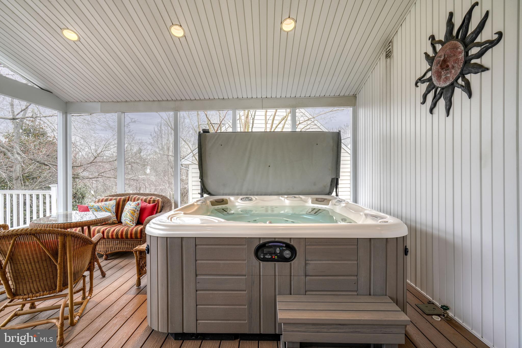 FOXWAY TERR - Residential