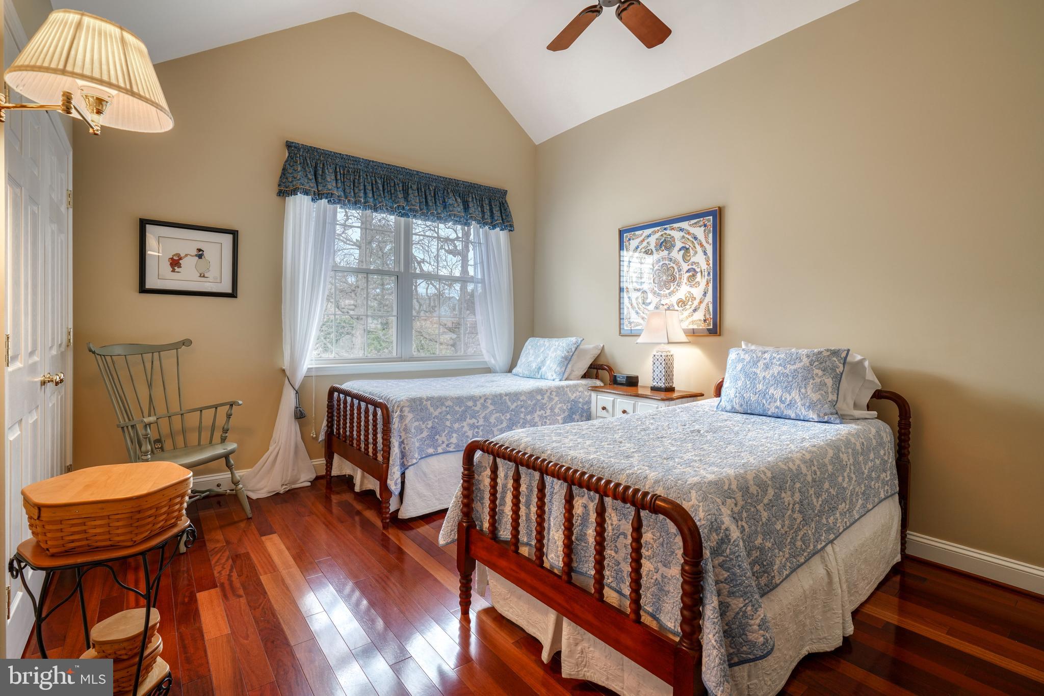 FOXWAY TERR - Residential