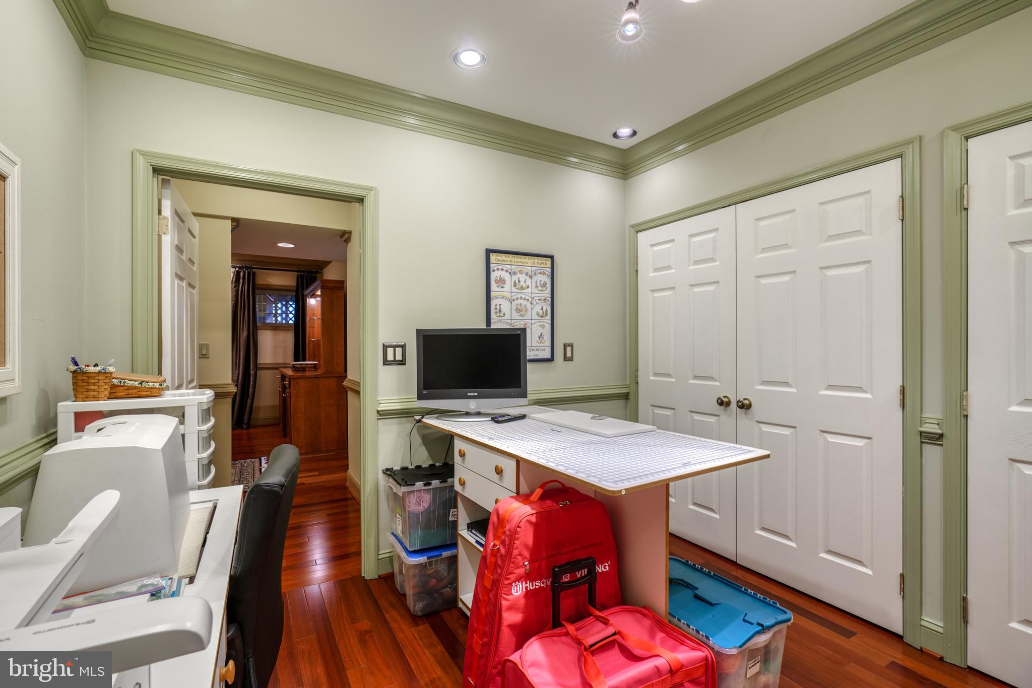 FOXWAY TERR - Residential