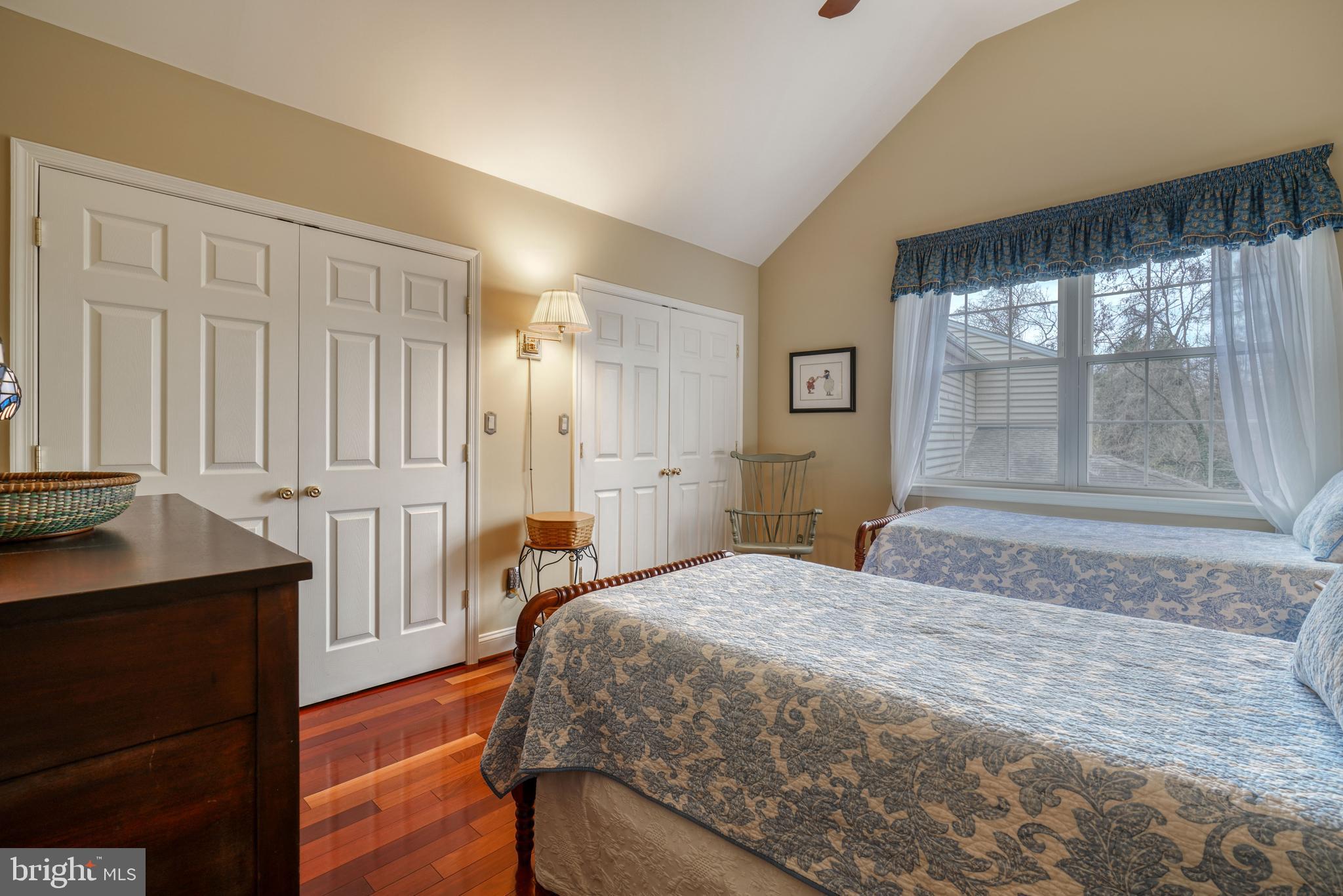 FOXWAY TERR - Residential