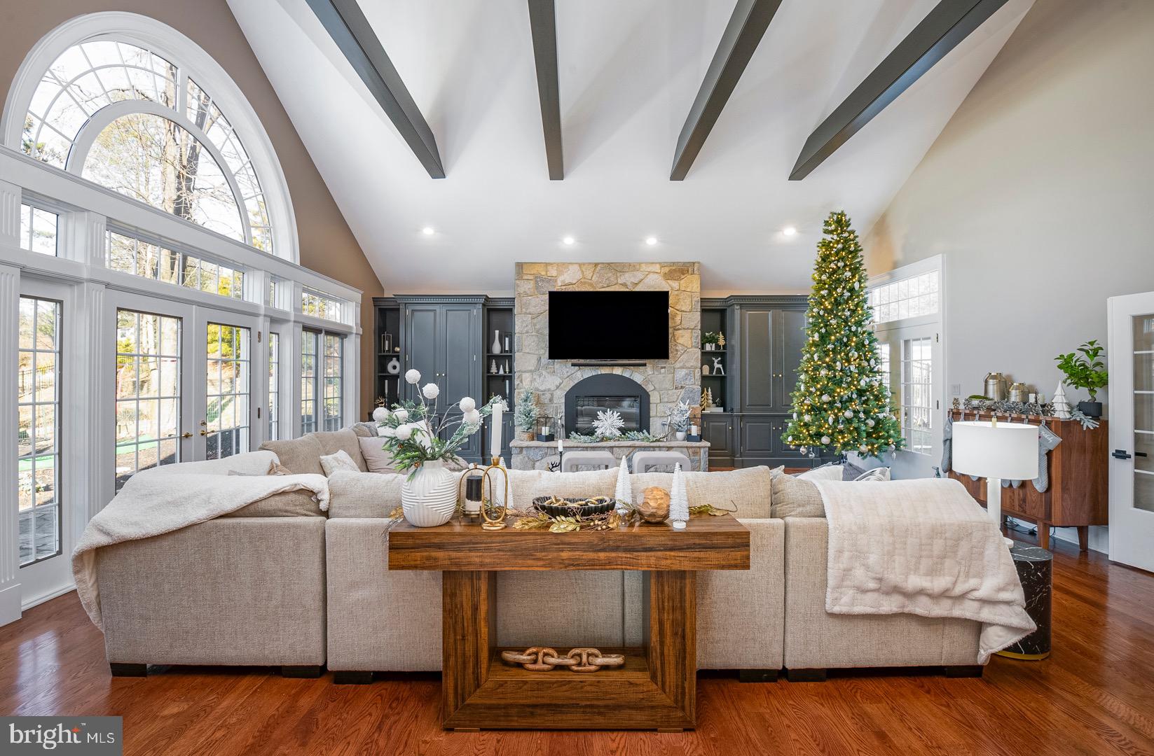 BIRDLAND - Residential