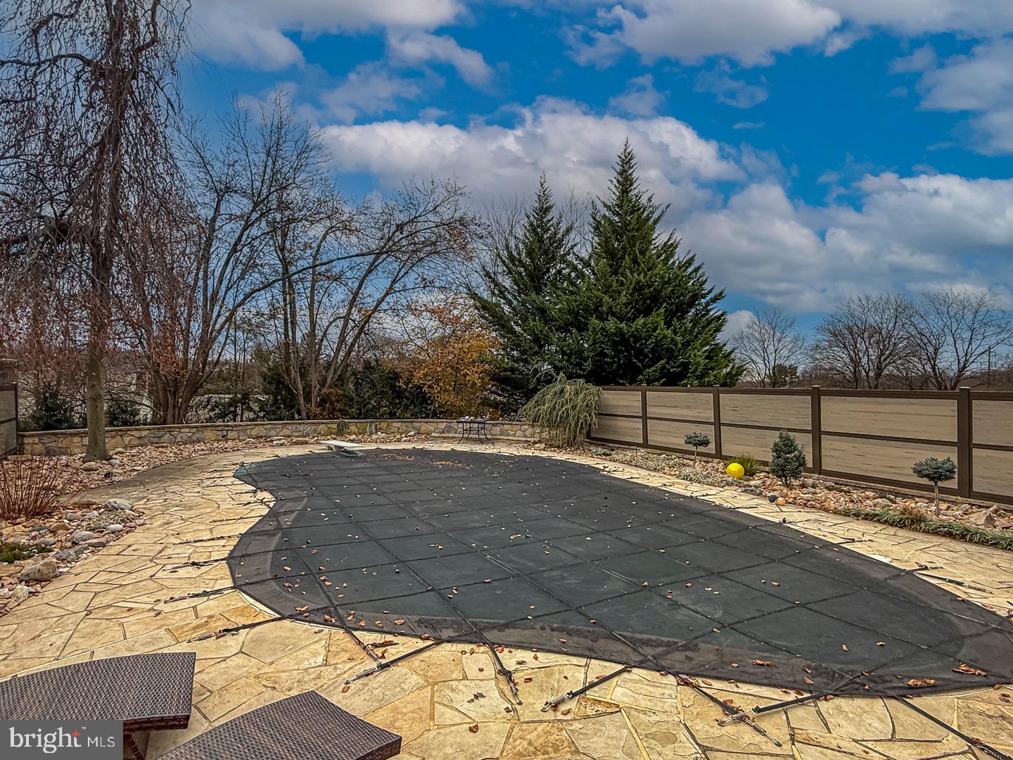 BIRDLAND - Residential