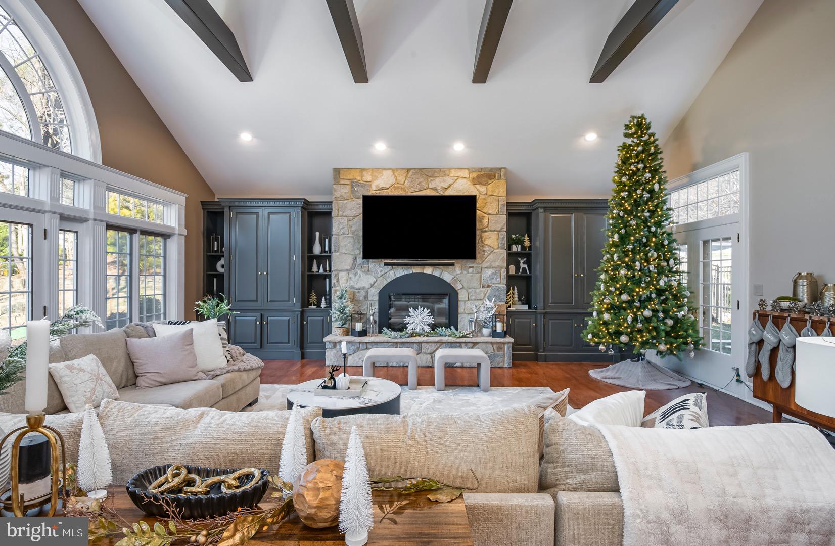 BIRDLAND - Residential