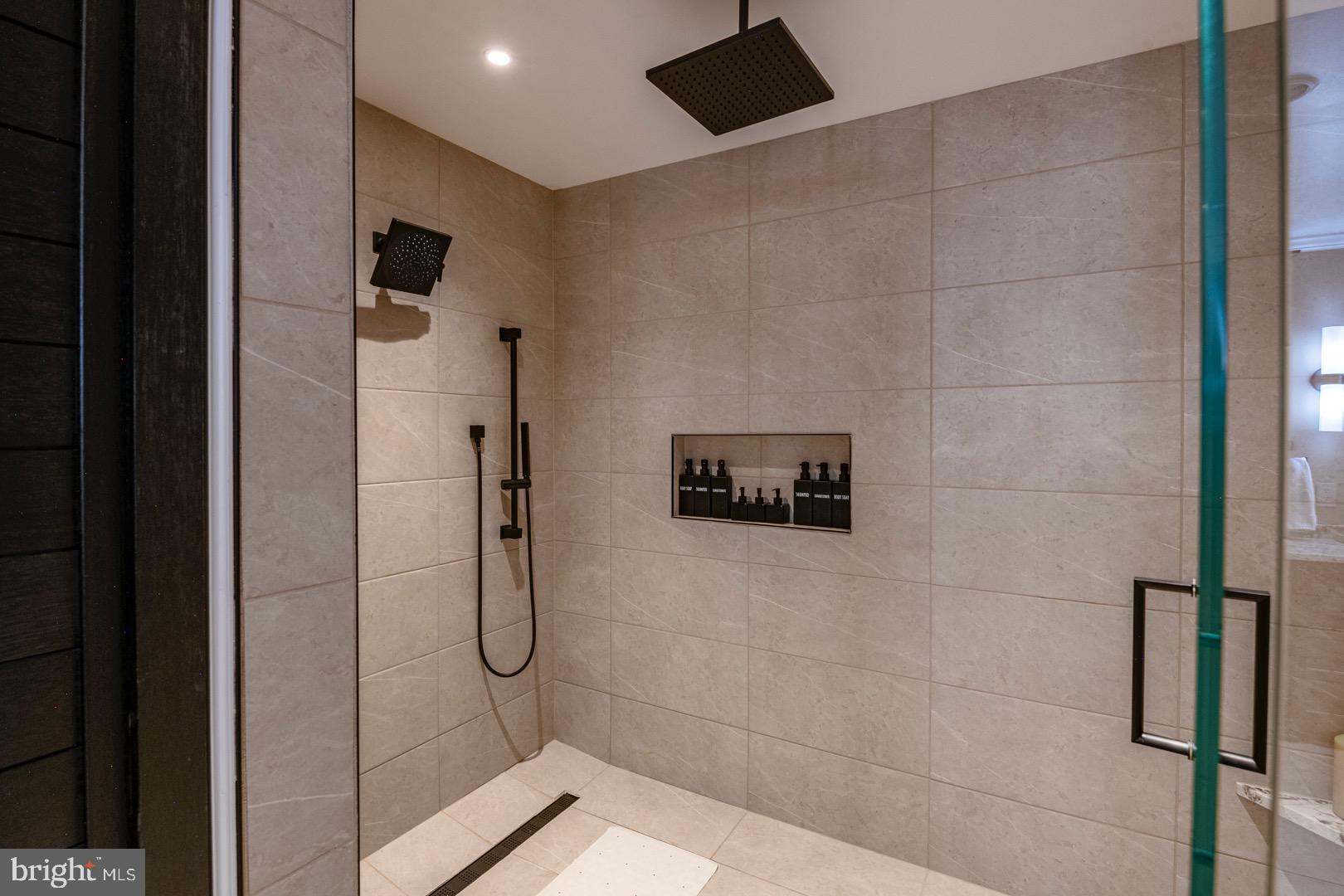 BIRDLAND - Residential