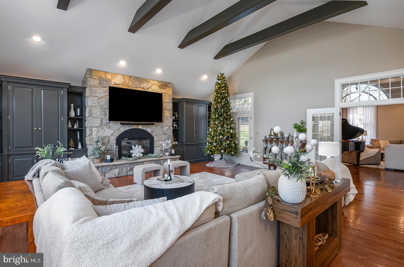 BIRDLAND - Residential