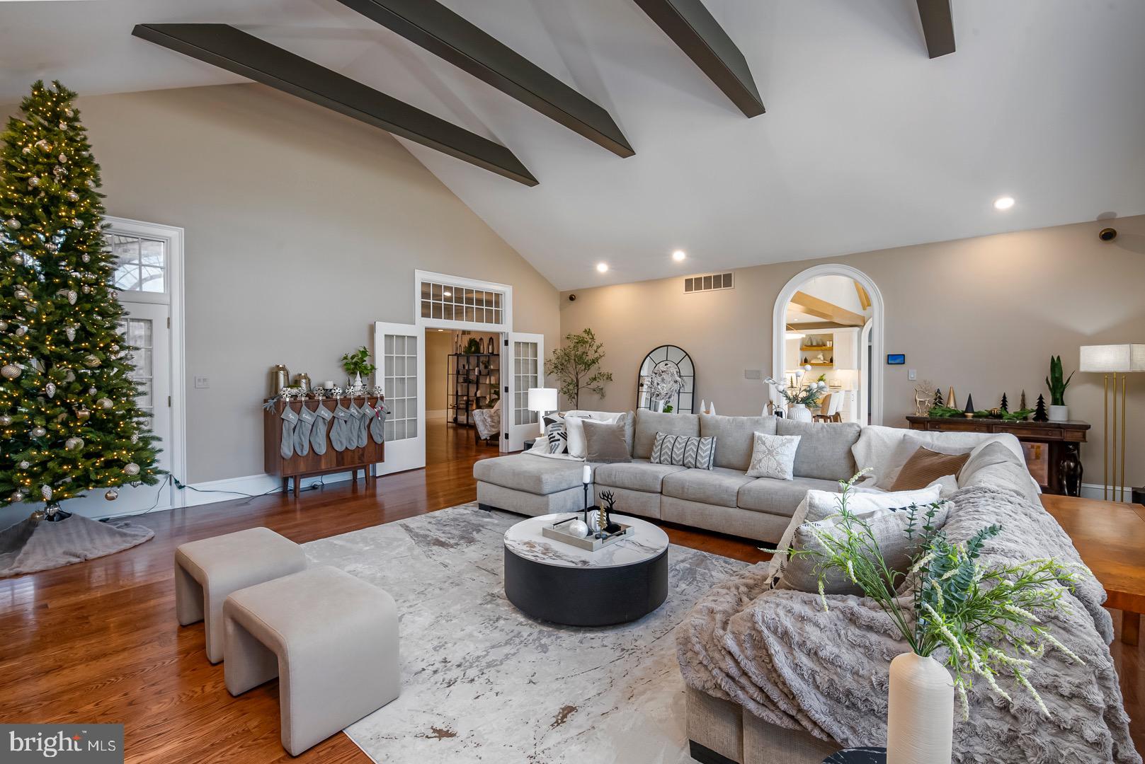 BIRDLAND - Residential