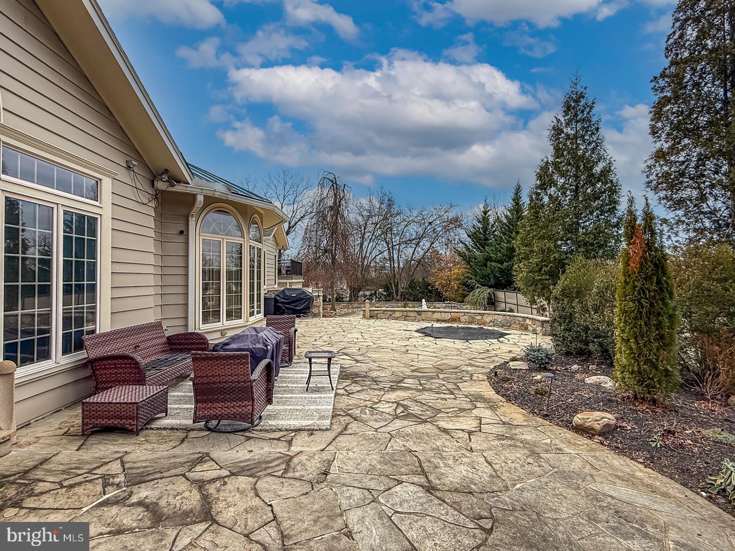 BIRDLAND - Residential