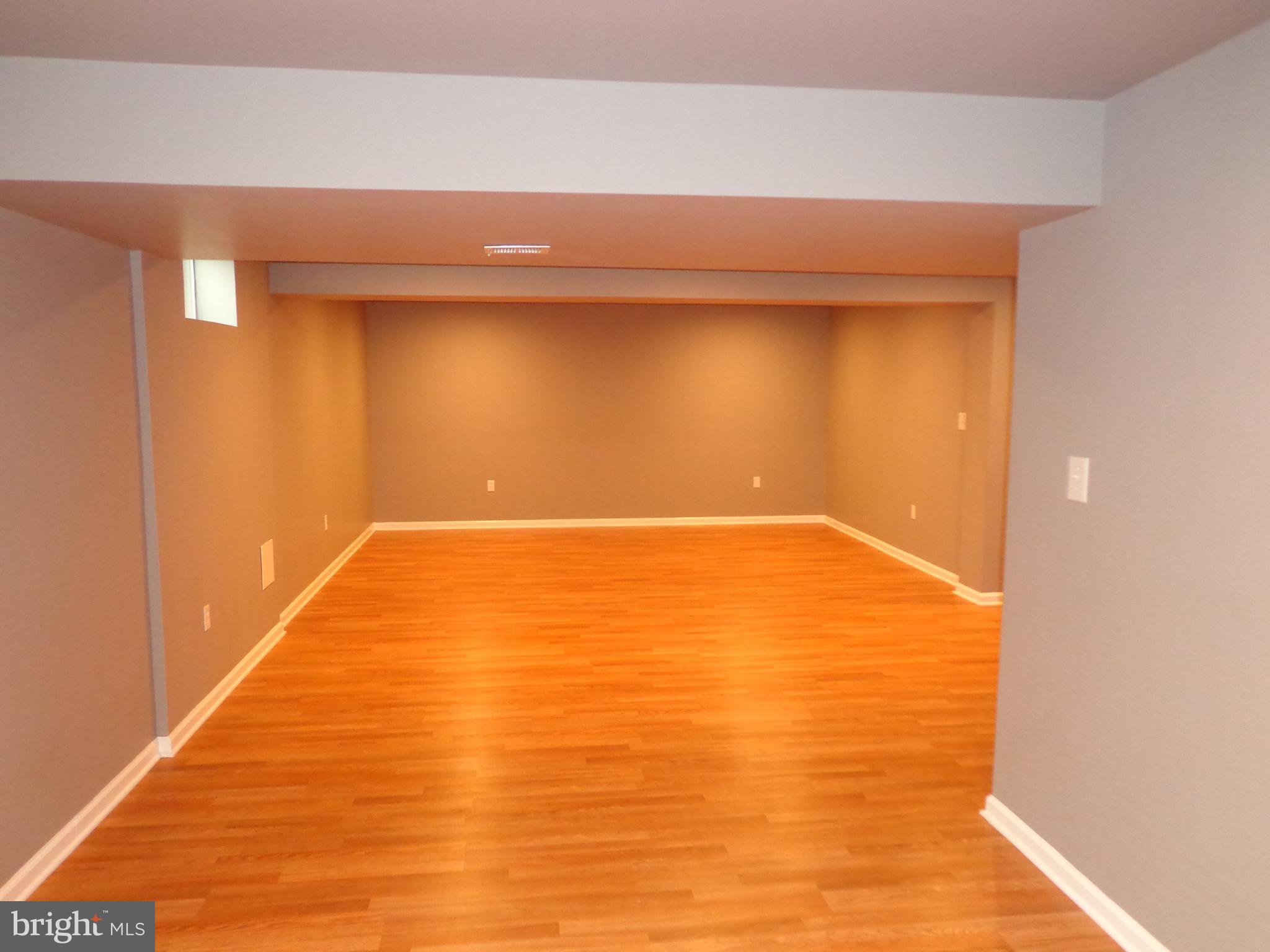 LAKELAND PLACE - Residential Lease