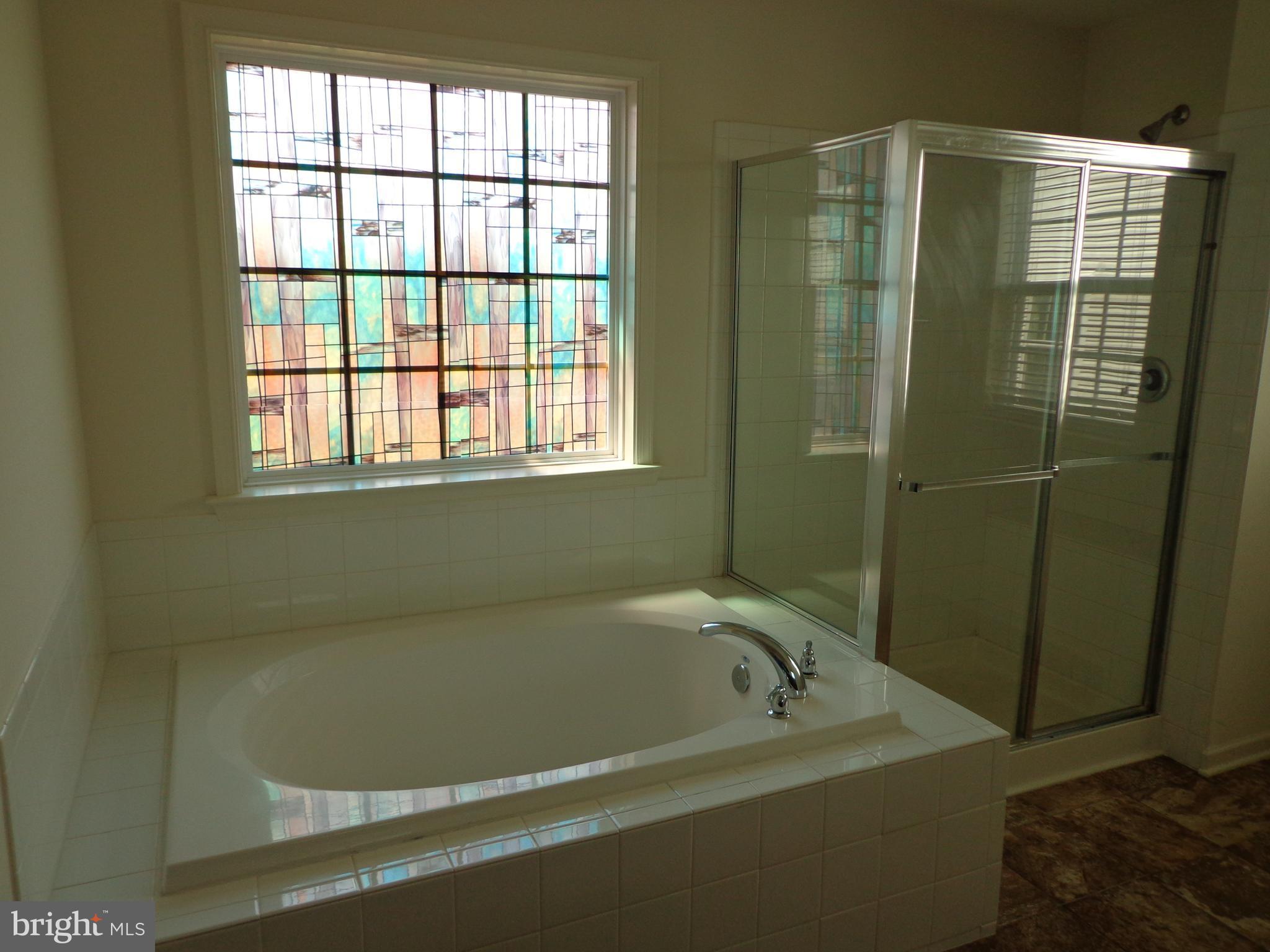 LAKELAND PLACE - Residential Lease