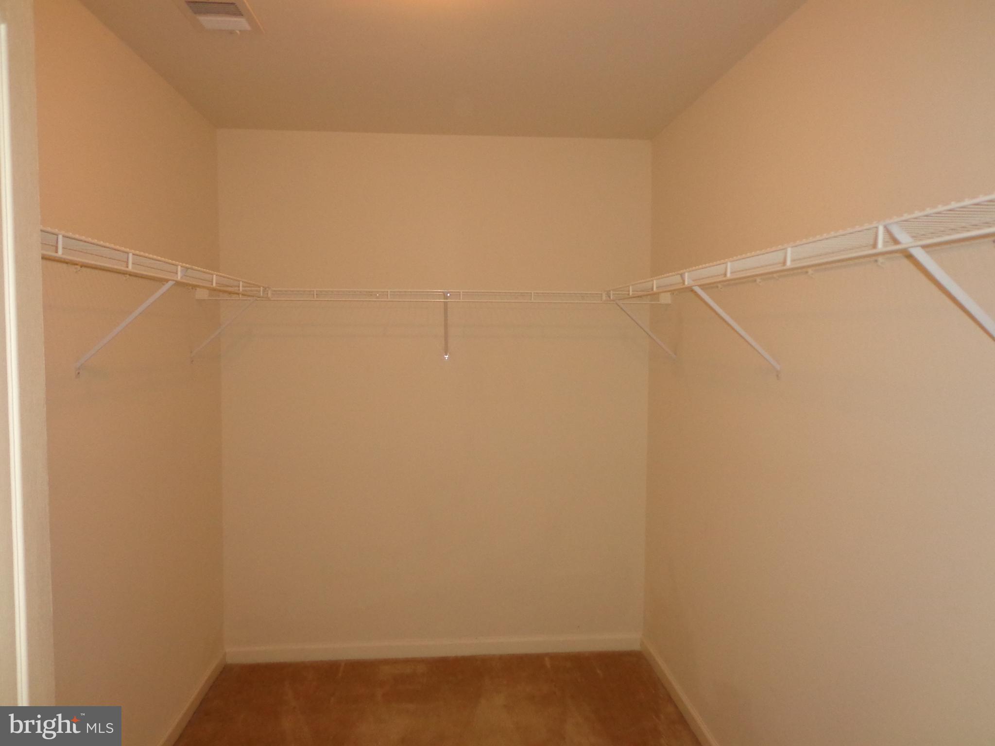 LAKELAND PLACE - Residential Lease