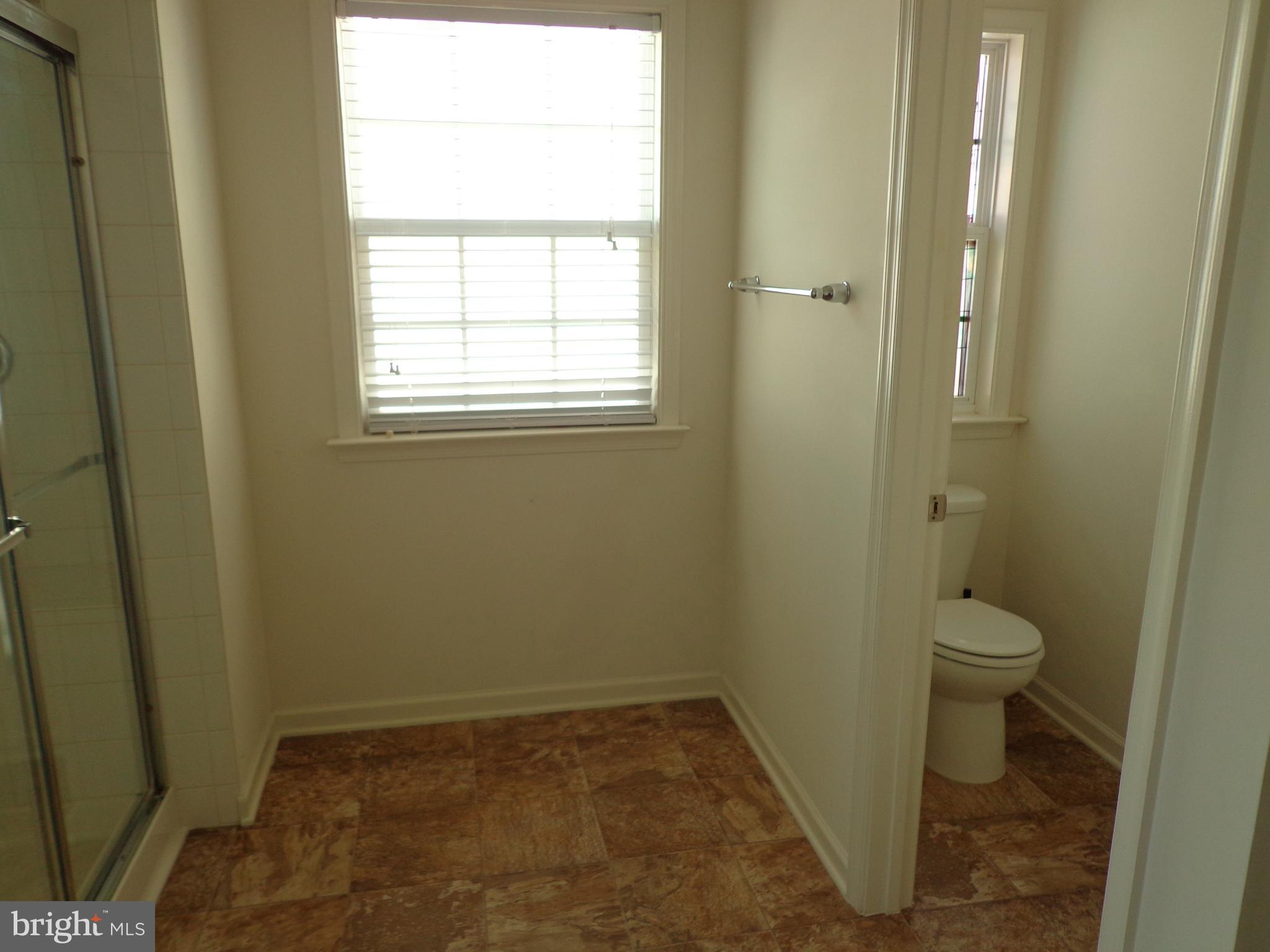 LAKELAND PLACE - Residential Lease