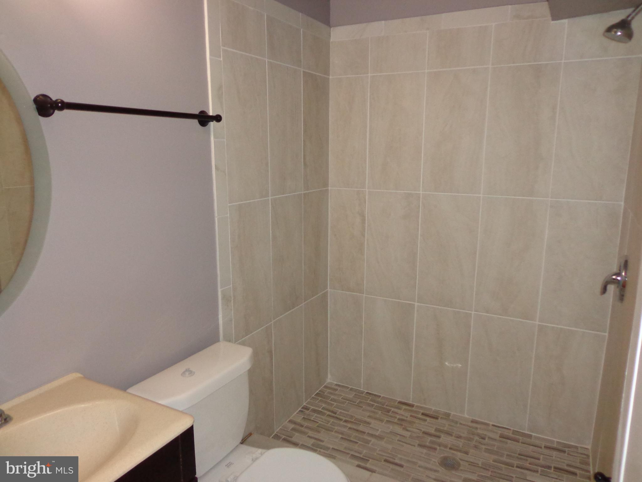 LAKELAND PLACE - Residential Lease