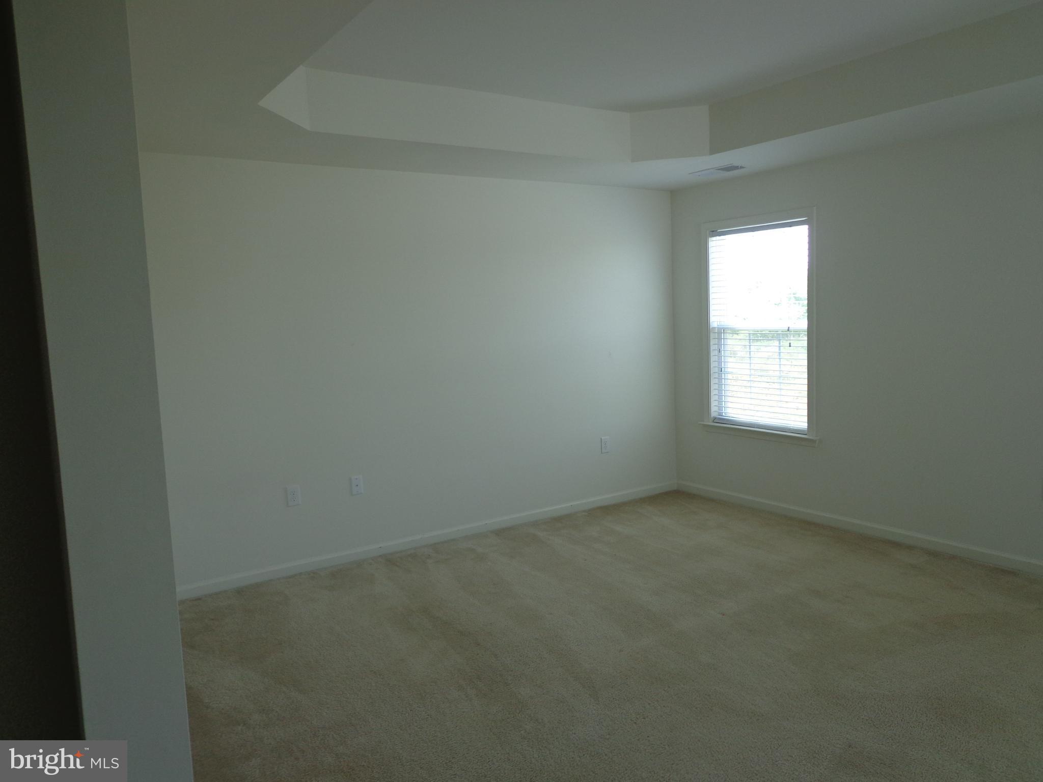 LAKELAND PLACE - Residential Lease