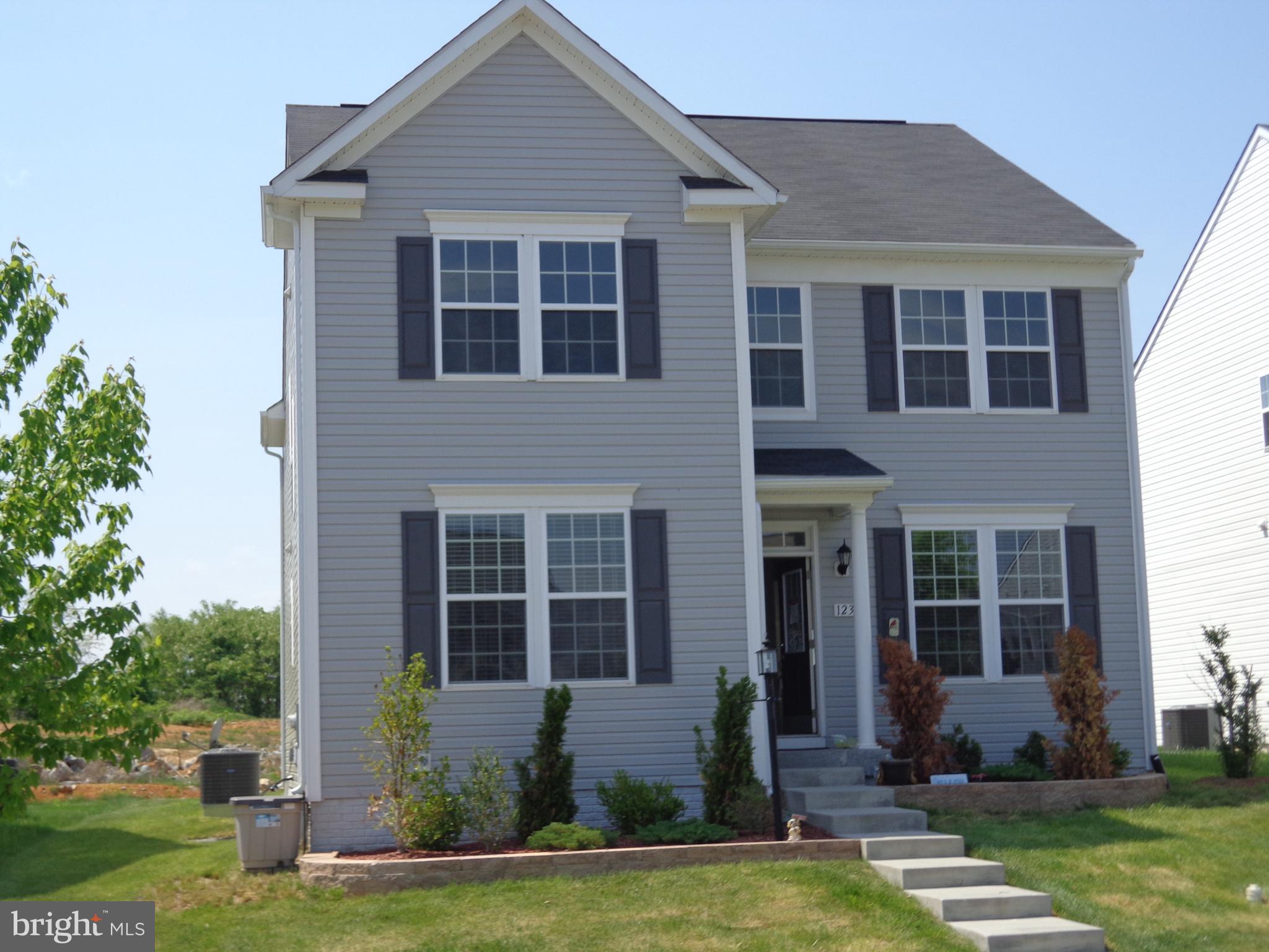 LAKELAND PLACE - Residential Lease