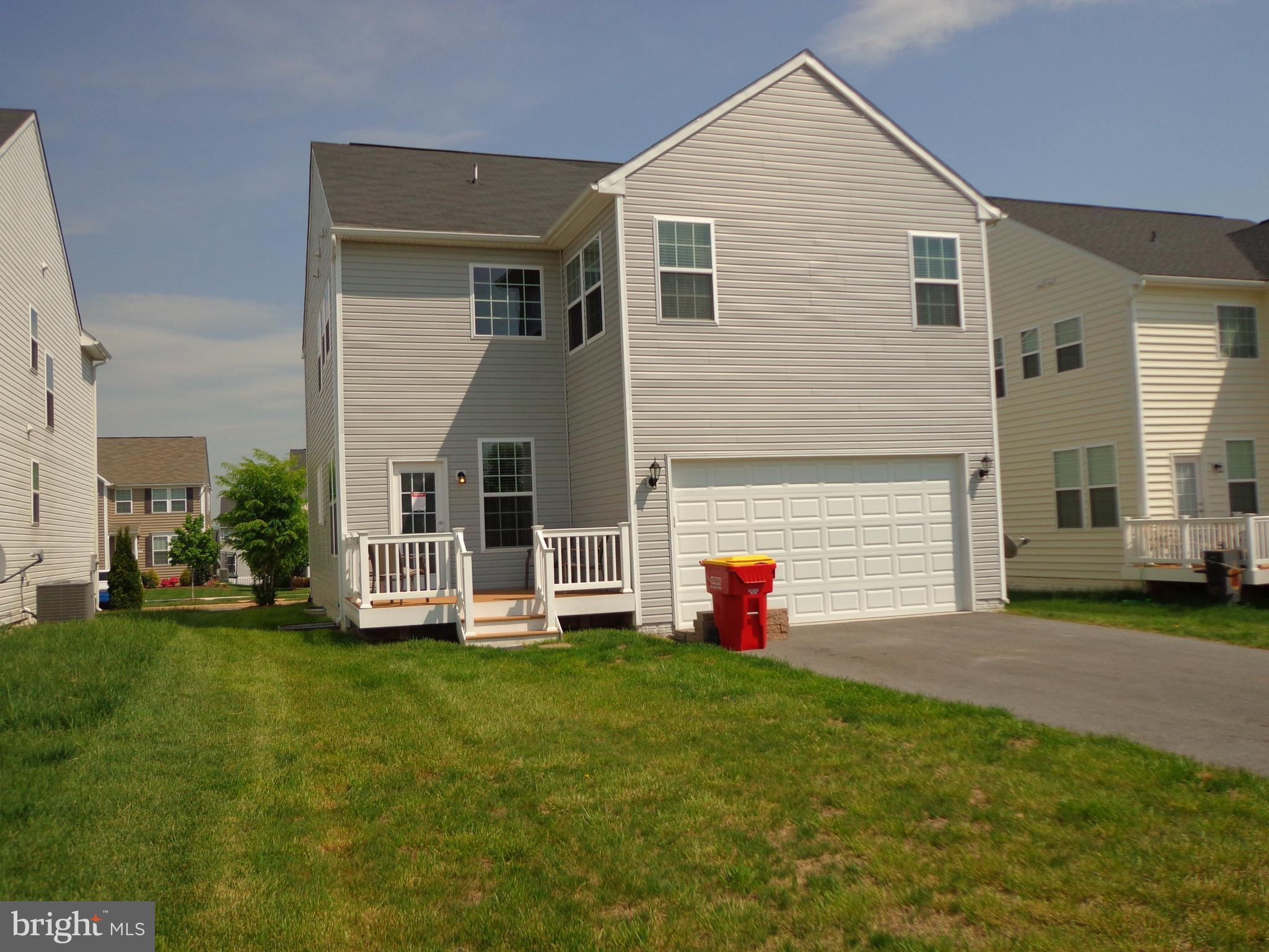 LAKELAND PLACE - Residential Lease