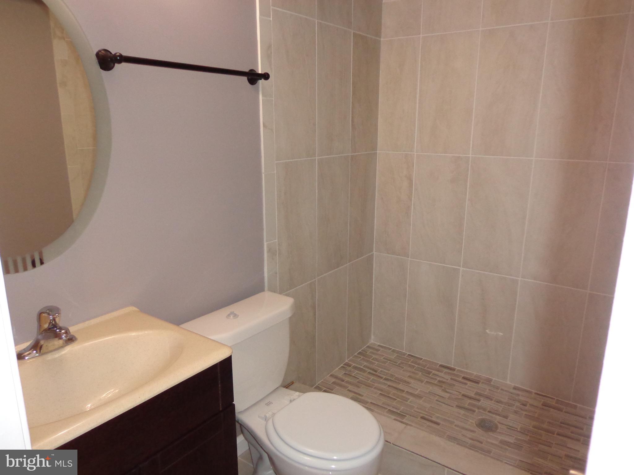 LAKELAND PLACE - Residential Lease