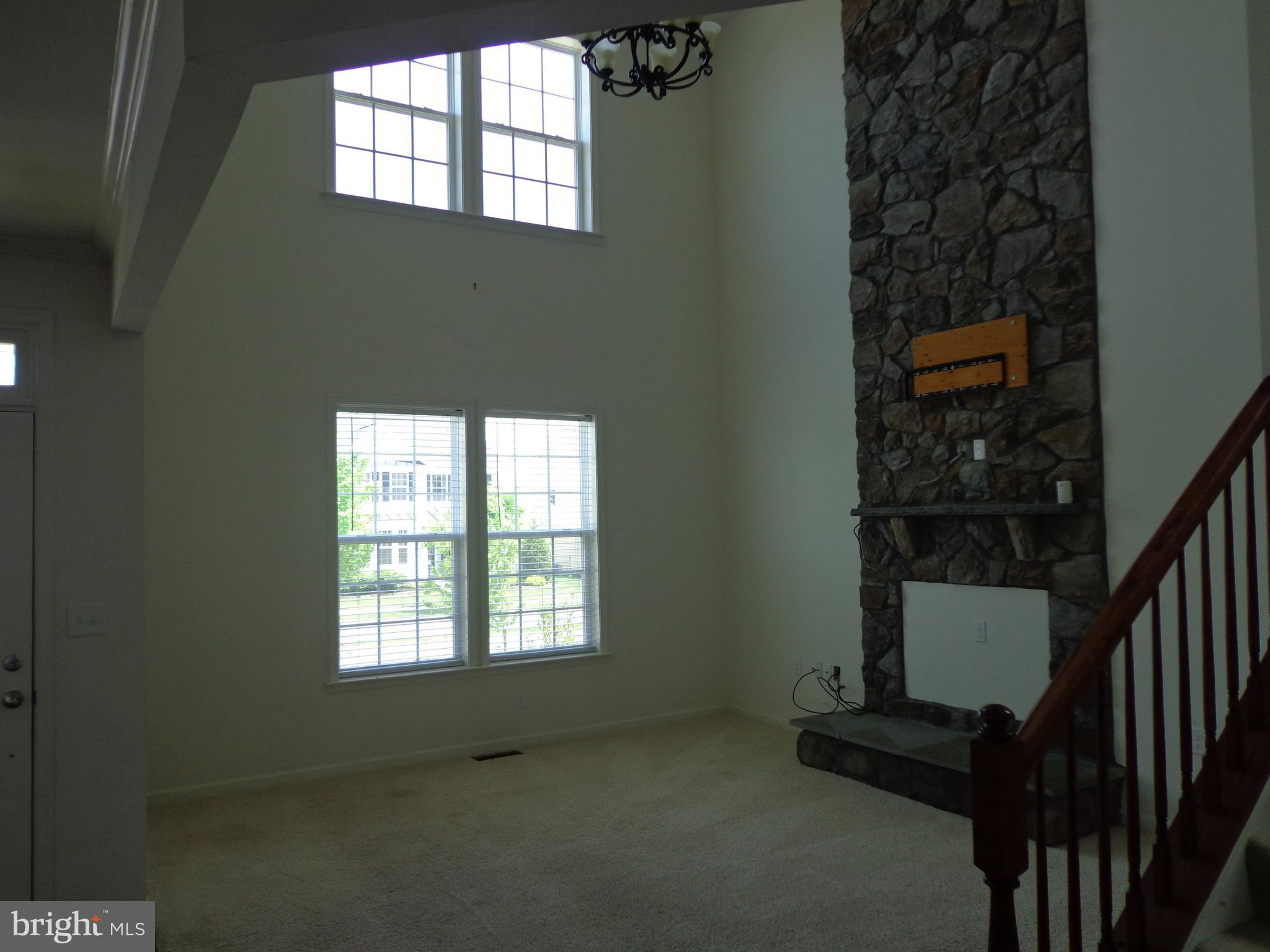 LAKELAND PLACE - Residential Lease