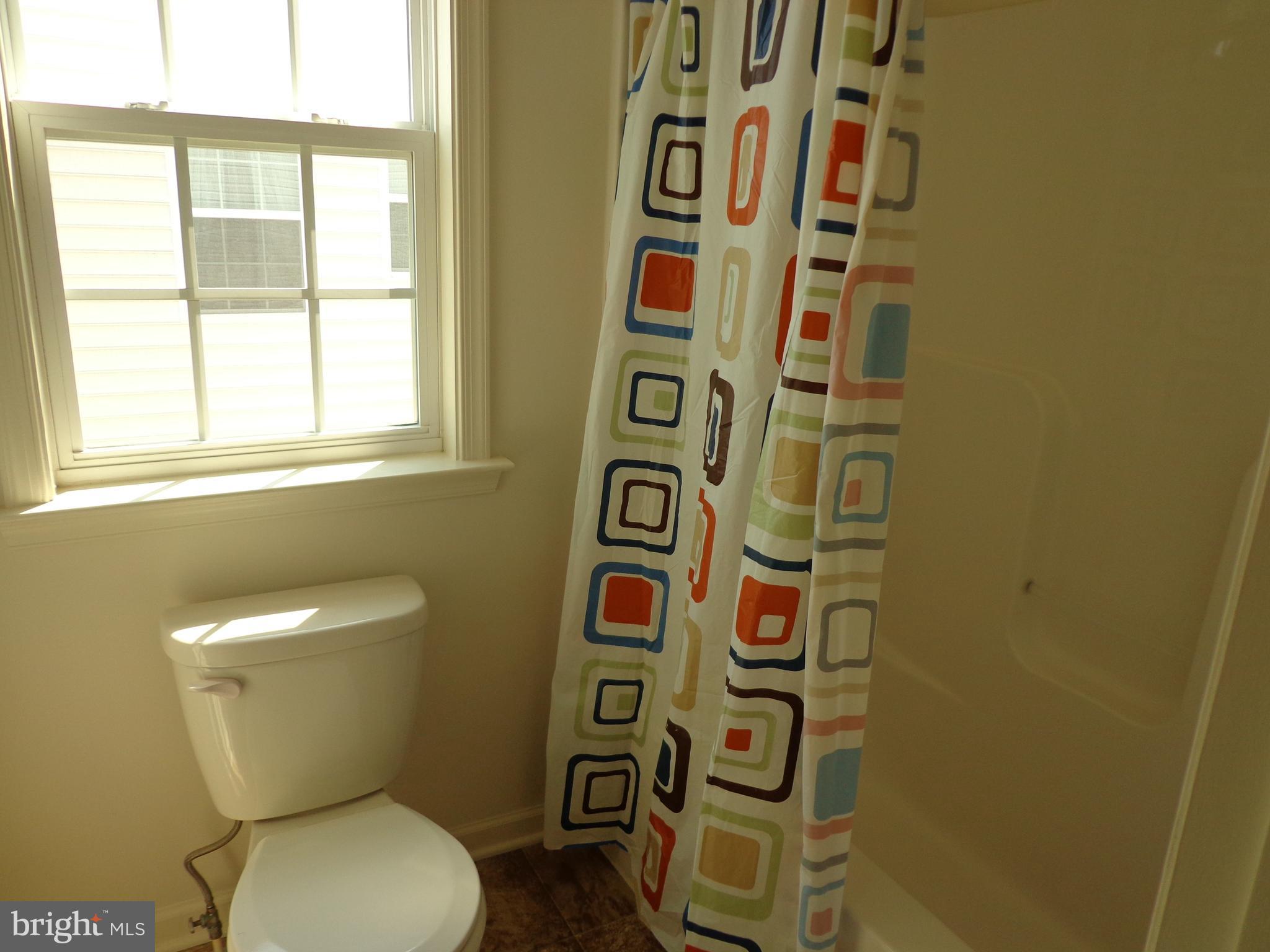 LAKELAND PLACE - Residential Lease