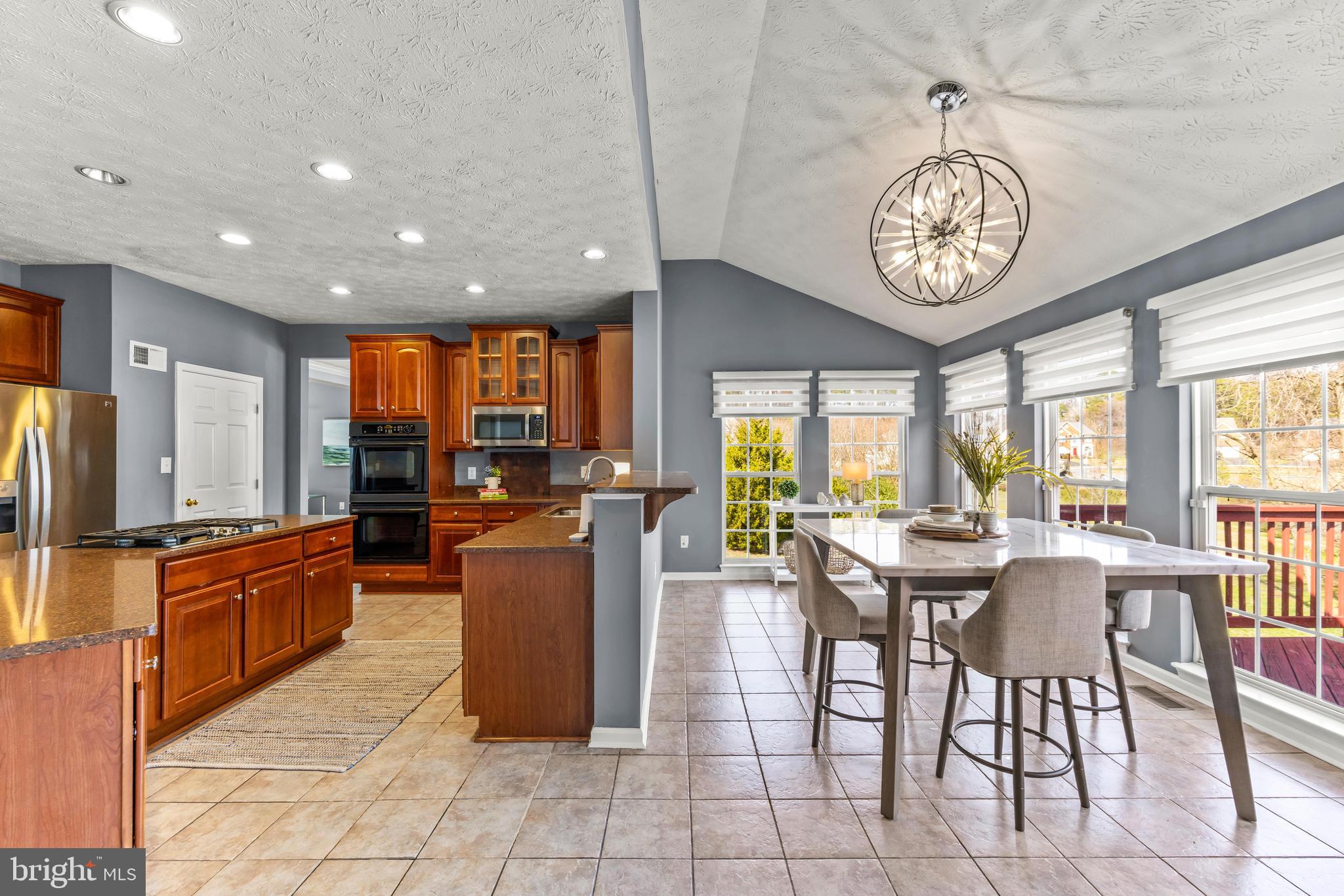 RIDGE FOREST GLEN - Residential