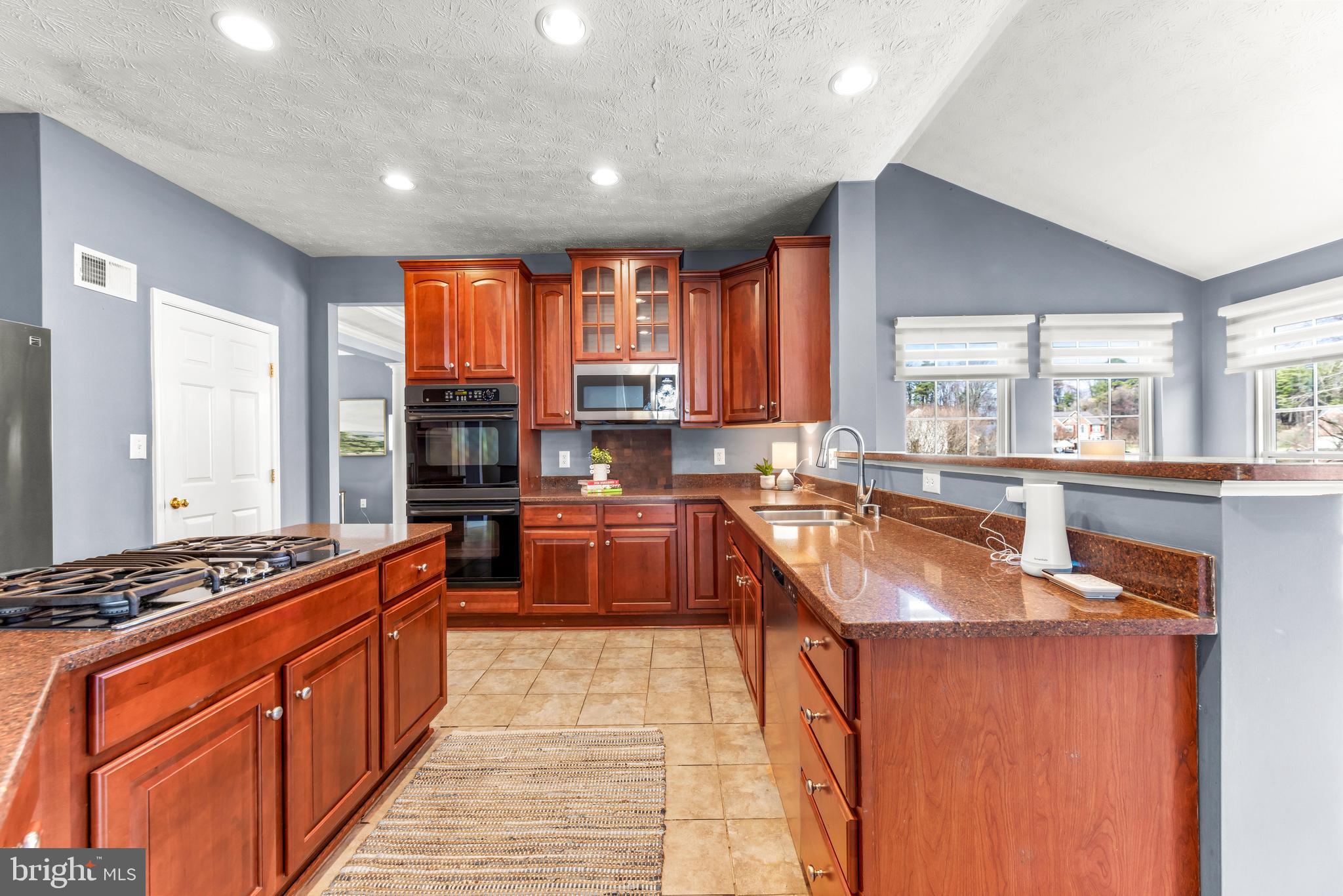 RIDGE FOREST GLEN - Residential