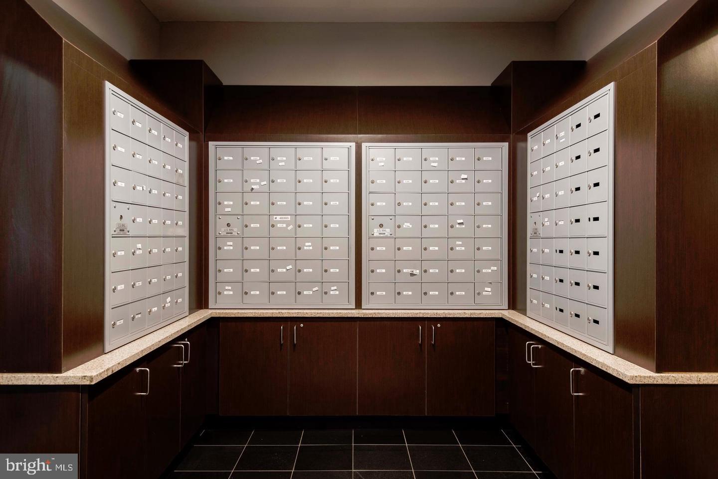 2100 WALNUT STREET 02 10M