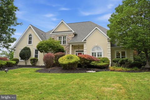 Homes For Sale - 102 Whisper Wood Court<br/> NEWTOWN, PA 18940