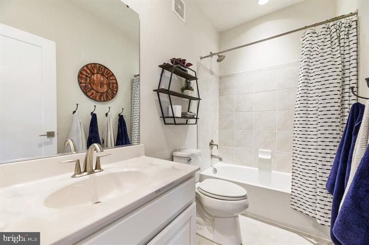 LOUDOUN VALLEY CARLISLE - Residential Lease