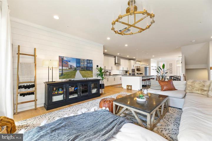 LOUDOUN VALLEY CARLISLE - Residential Lease