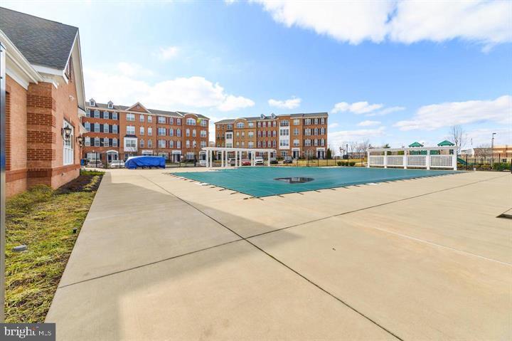 LOUDOUN VALLEY CARLISLE - Residential Lease