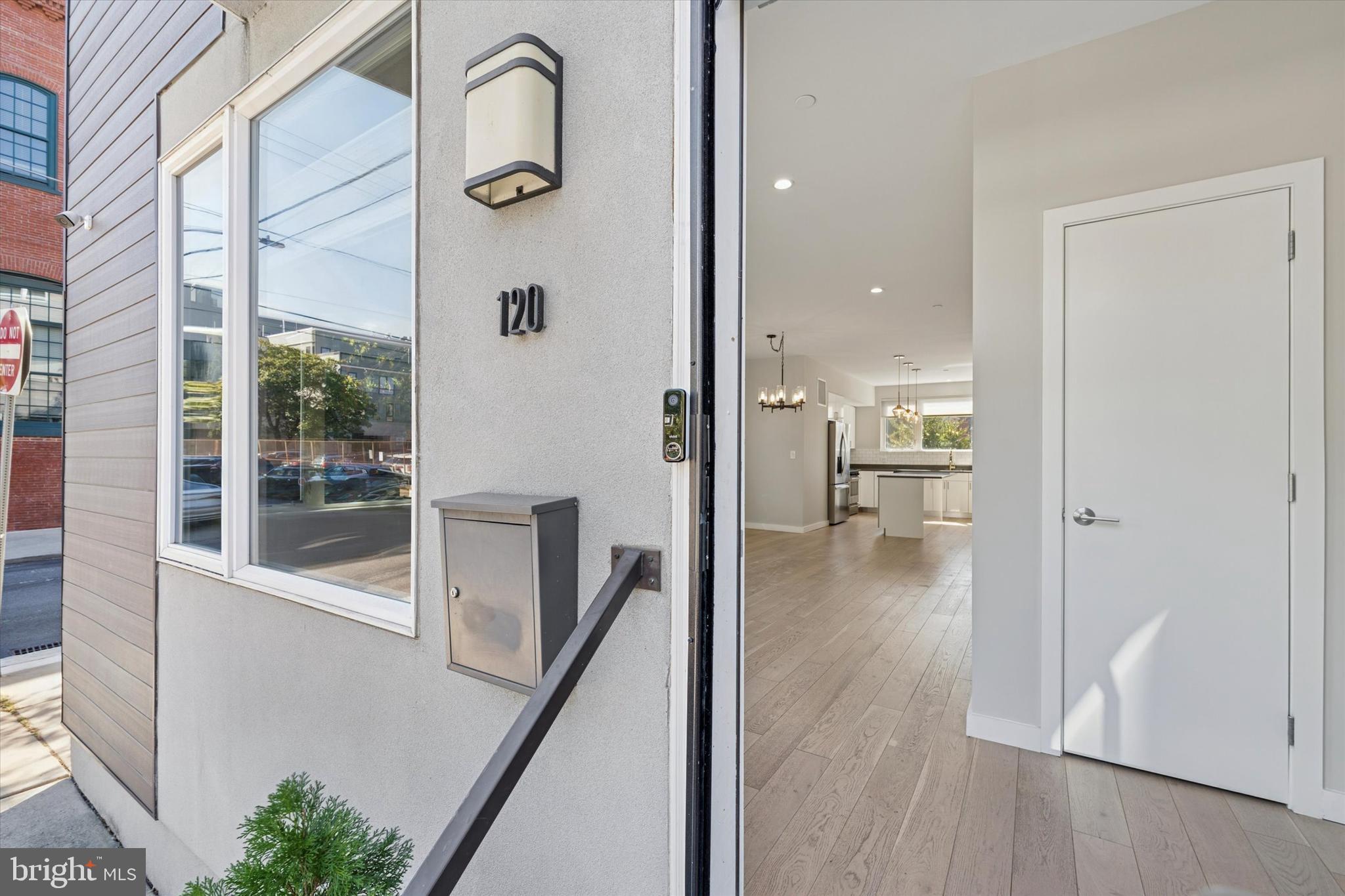 120 W OXFORD STREET
