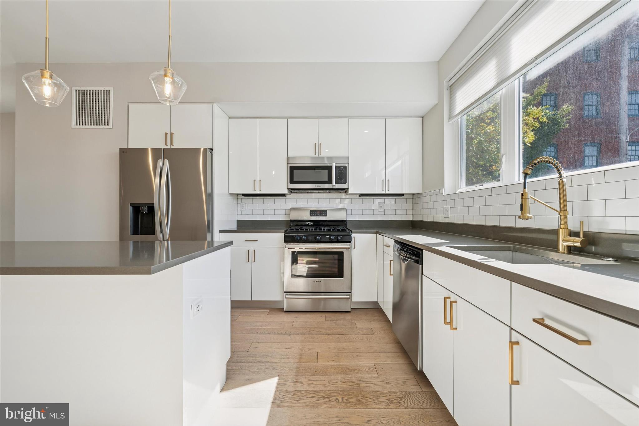 OLDE KENSINGTON - Residential